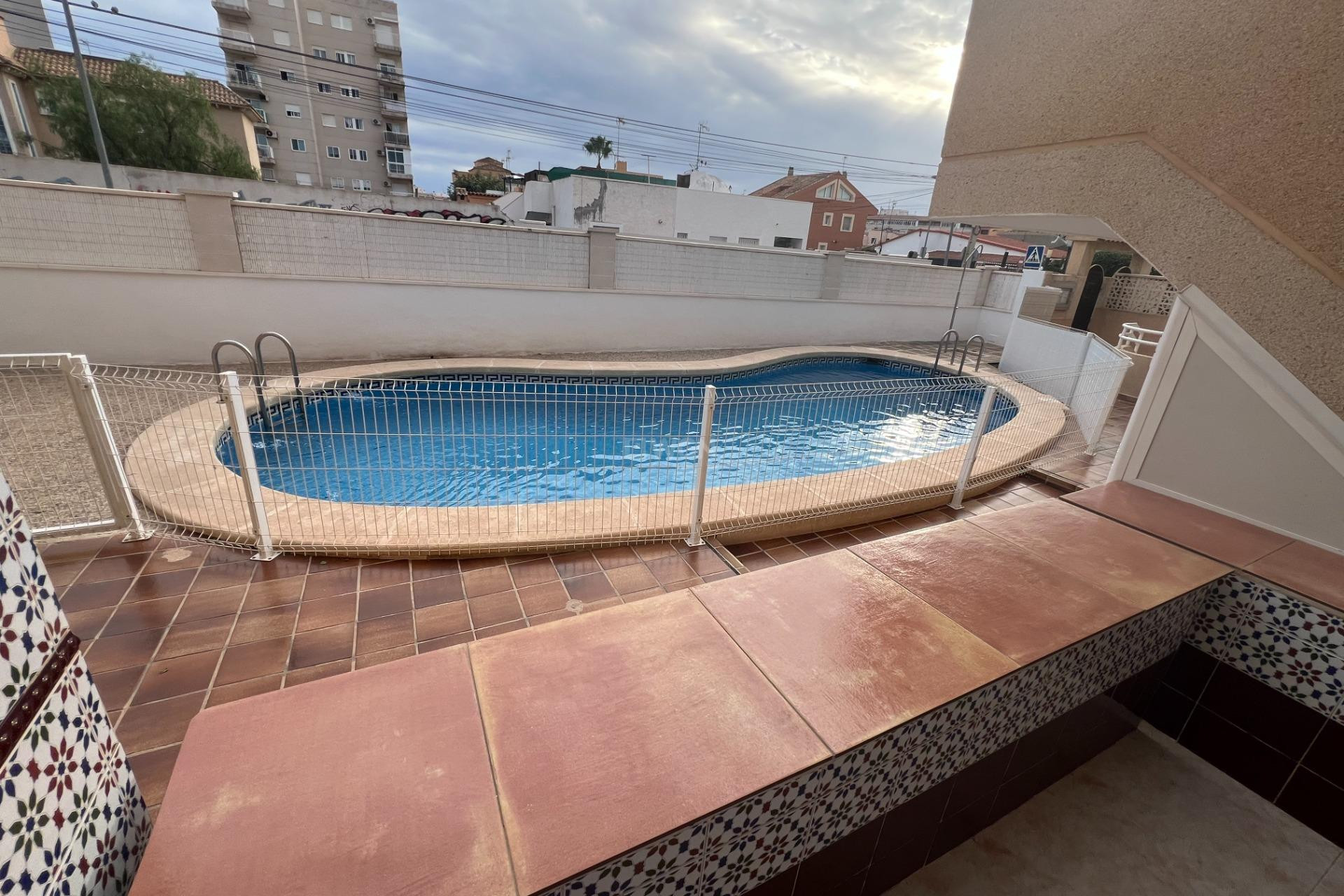 Odsprzedaż - Bungalow - Torrevieja - Nueva Torrevieja