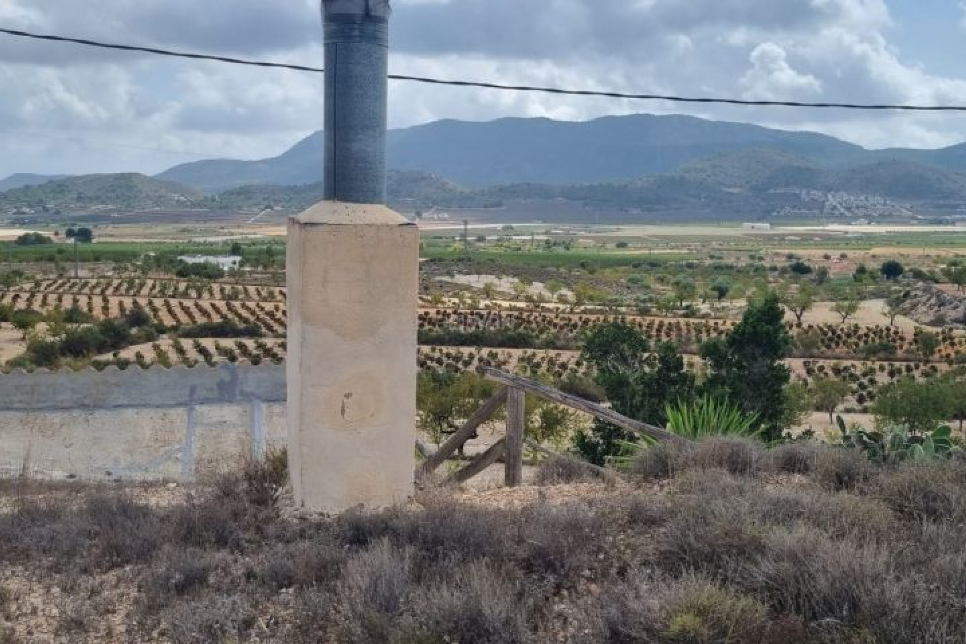 Odsprzedaż - Country House - Hondón de las Nieves - Inland