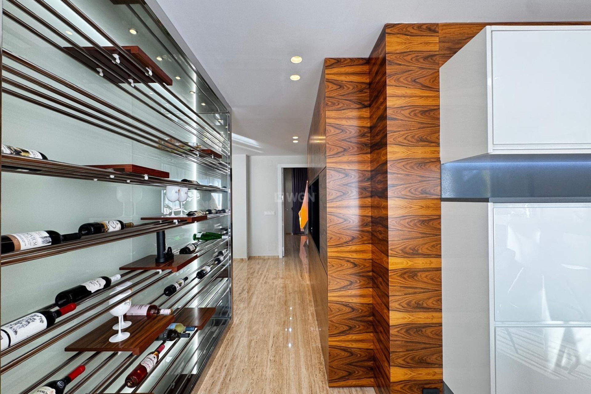 Odsprzedaż - Daszek - Torrevieja - Estacion De Autobuses