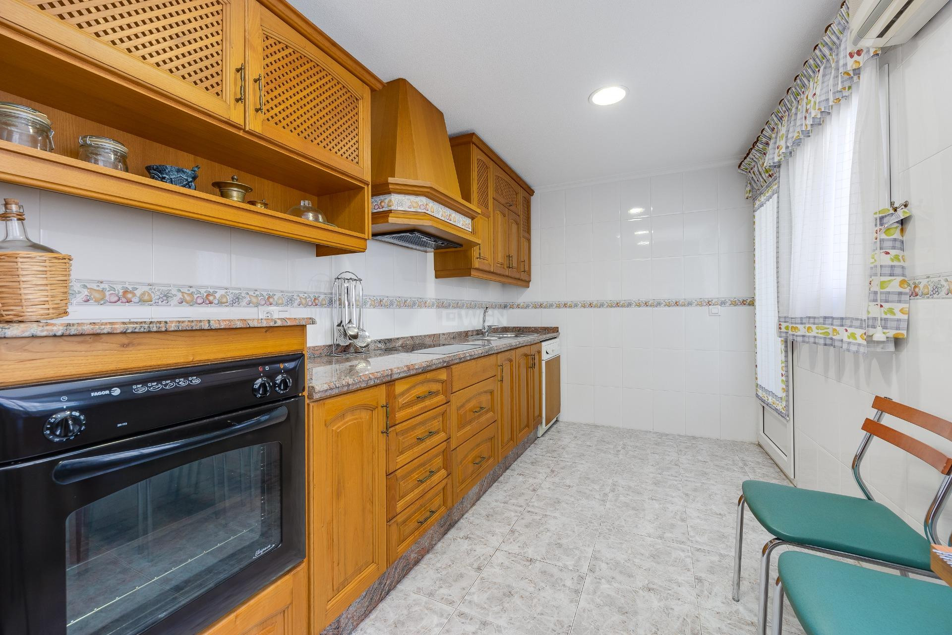 Odsprzedaż - Daszek - Torrevieja - Paseo Maritimo
