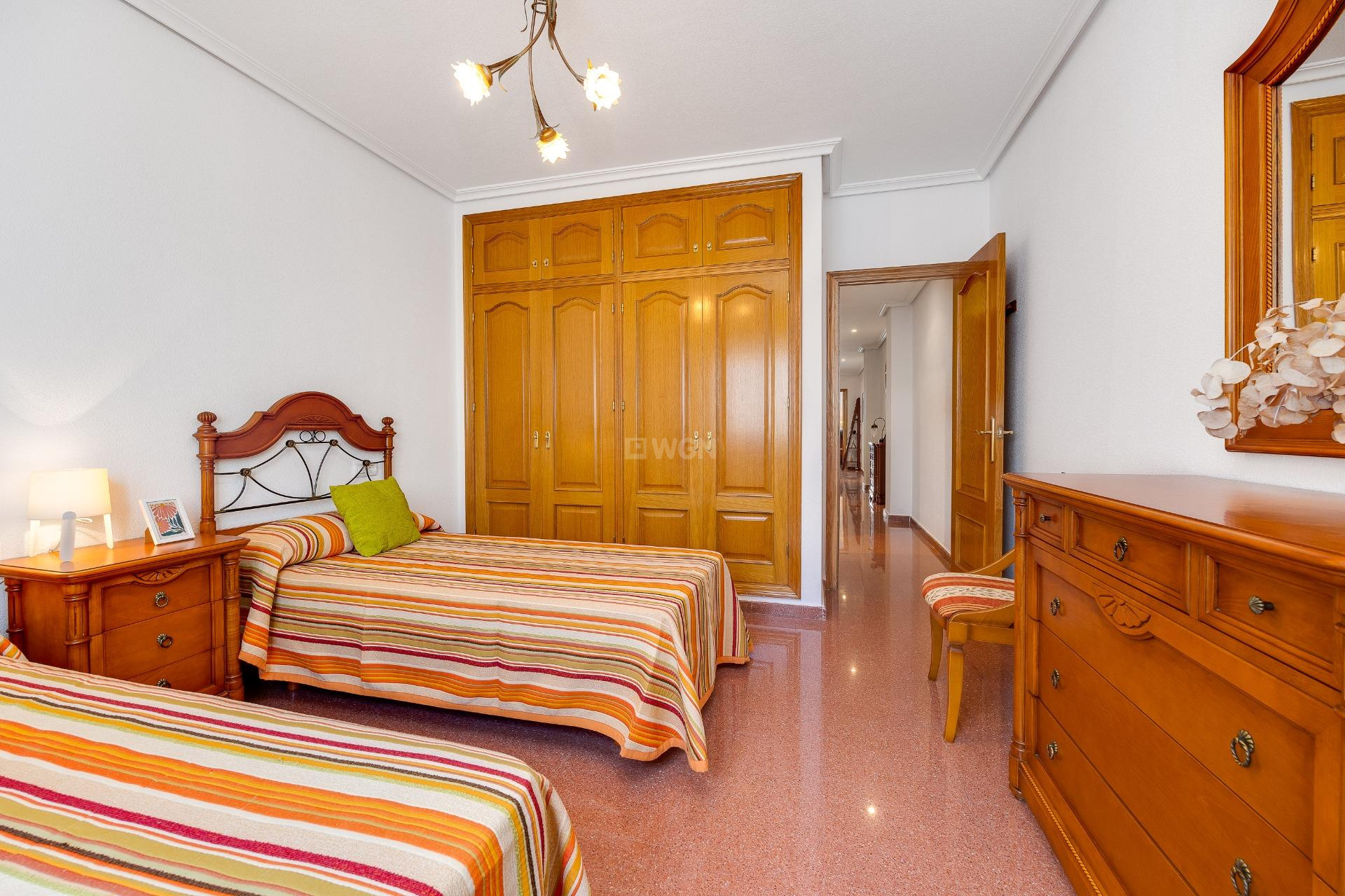 Odsprzedaż - Daszek - Torrevieja - Paseo Maritimo