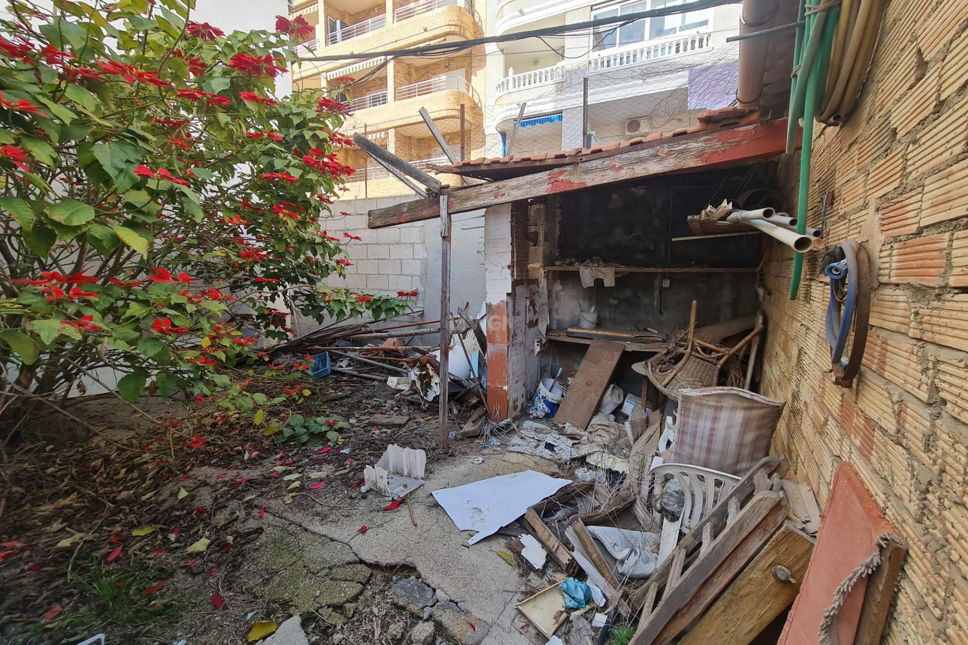 Odsprzedaż - Działka / Grunt - Torrevieja - Estacion De Autobuses