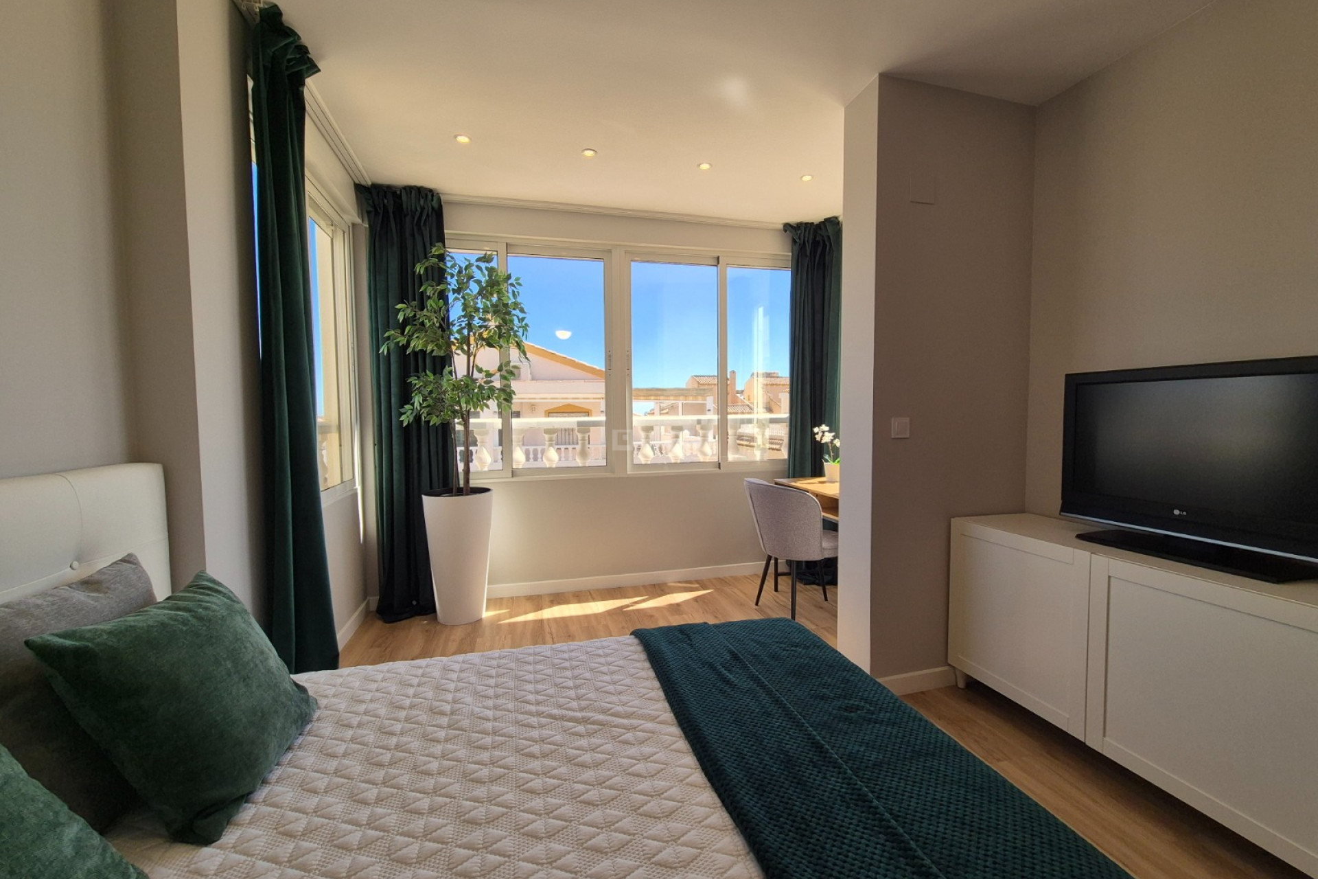 Odsprzedaż - Kamienica - Alicante - Costa Blanca