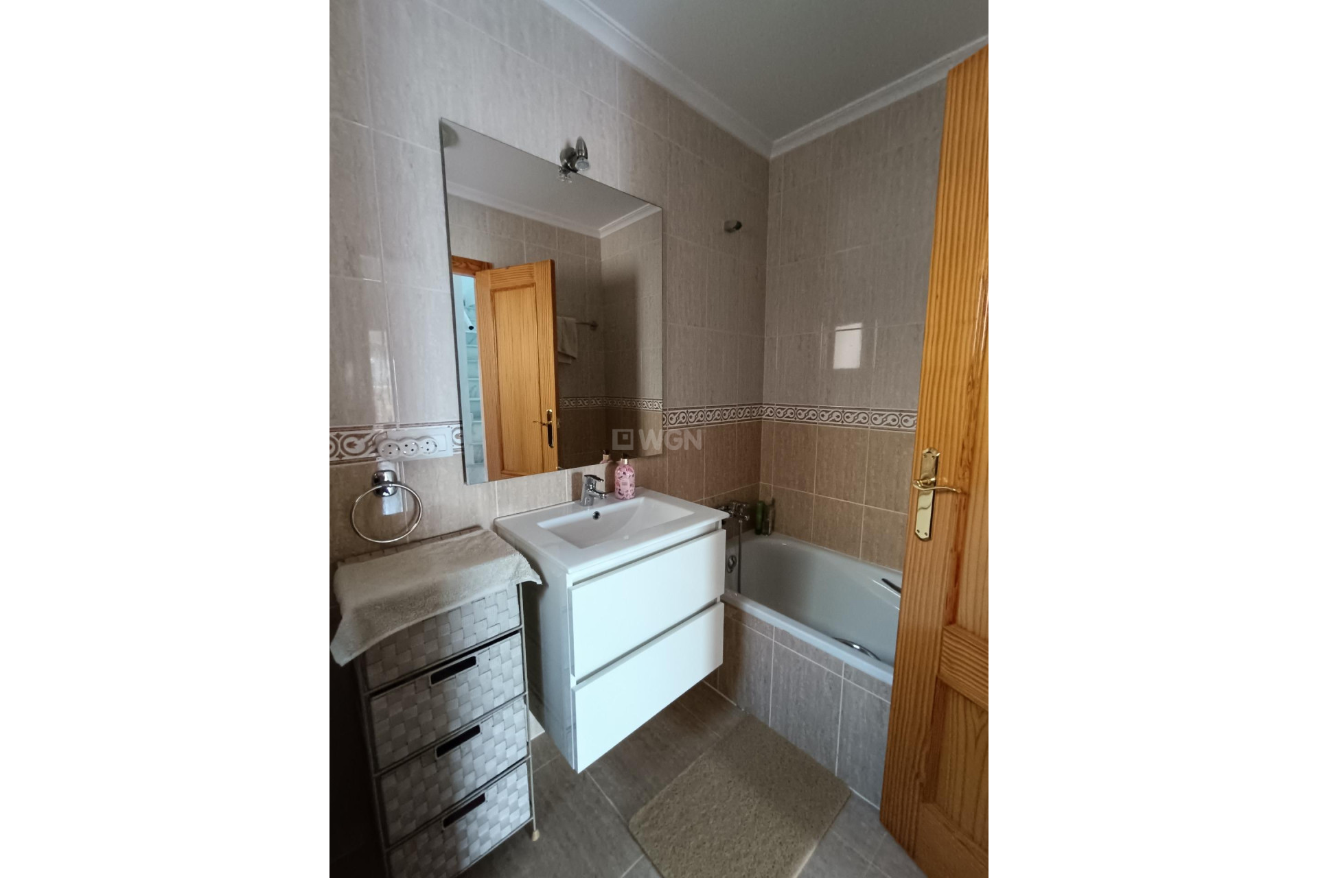 Odsprzedaż - Kamienica - Avileses - Jerónimo Y Avileses