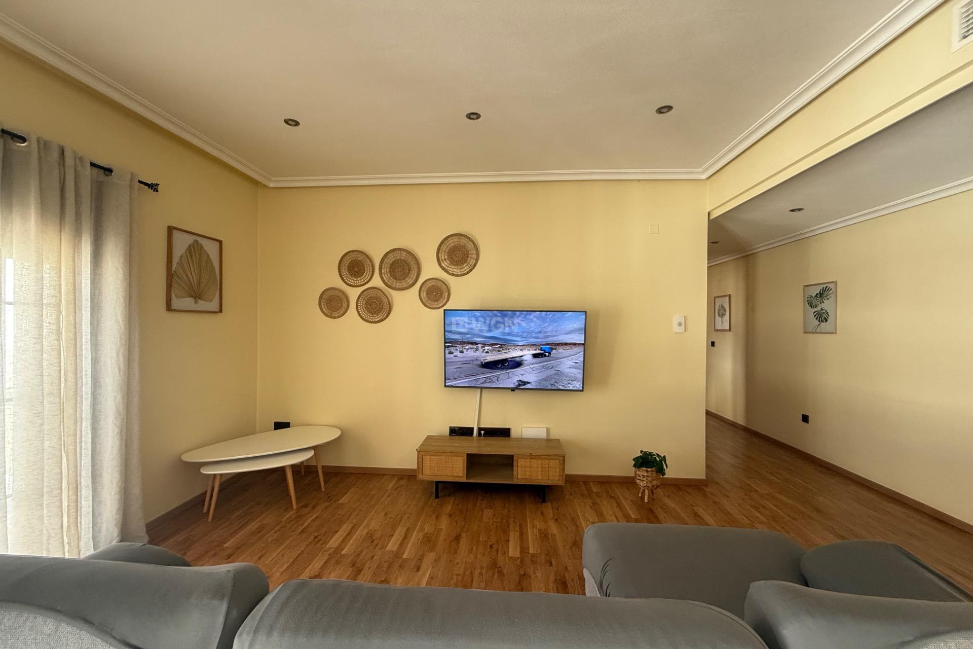 Odsprzedaż - Kamienica - Avileses