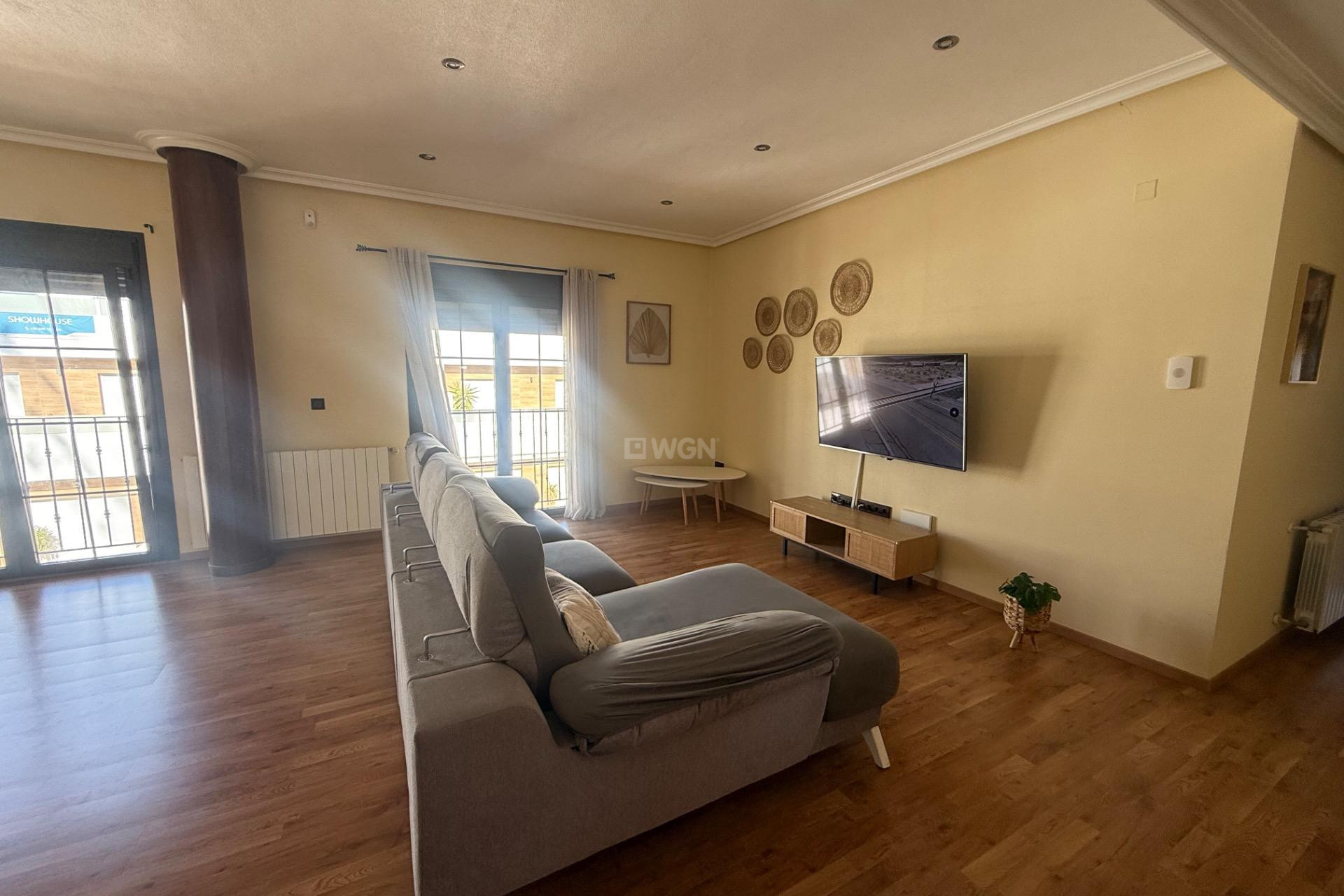 Odsprzedaż - Kamienica - Avileses