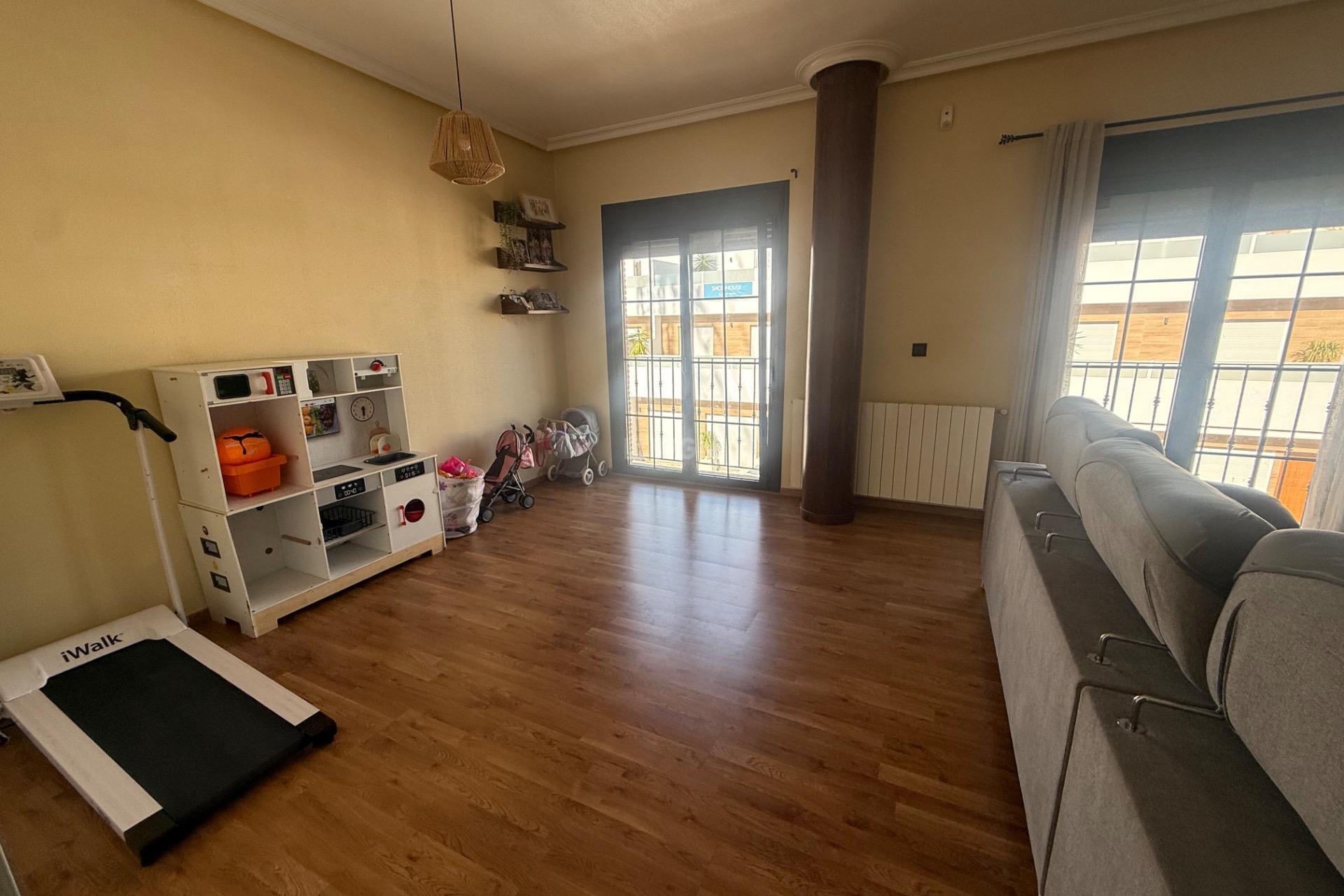 Odsprzedaż - Kamienica - Avileses