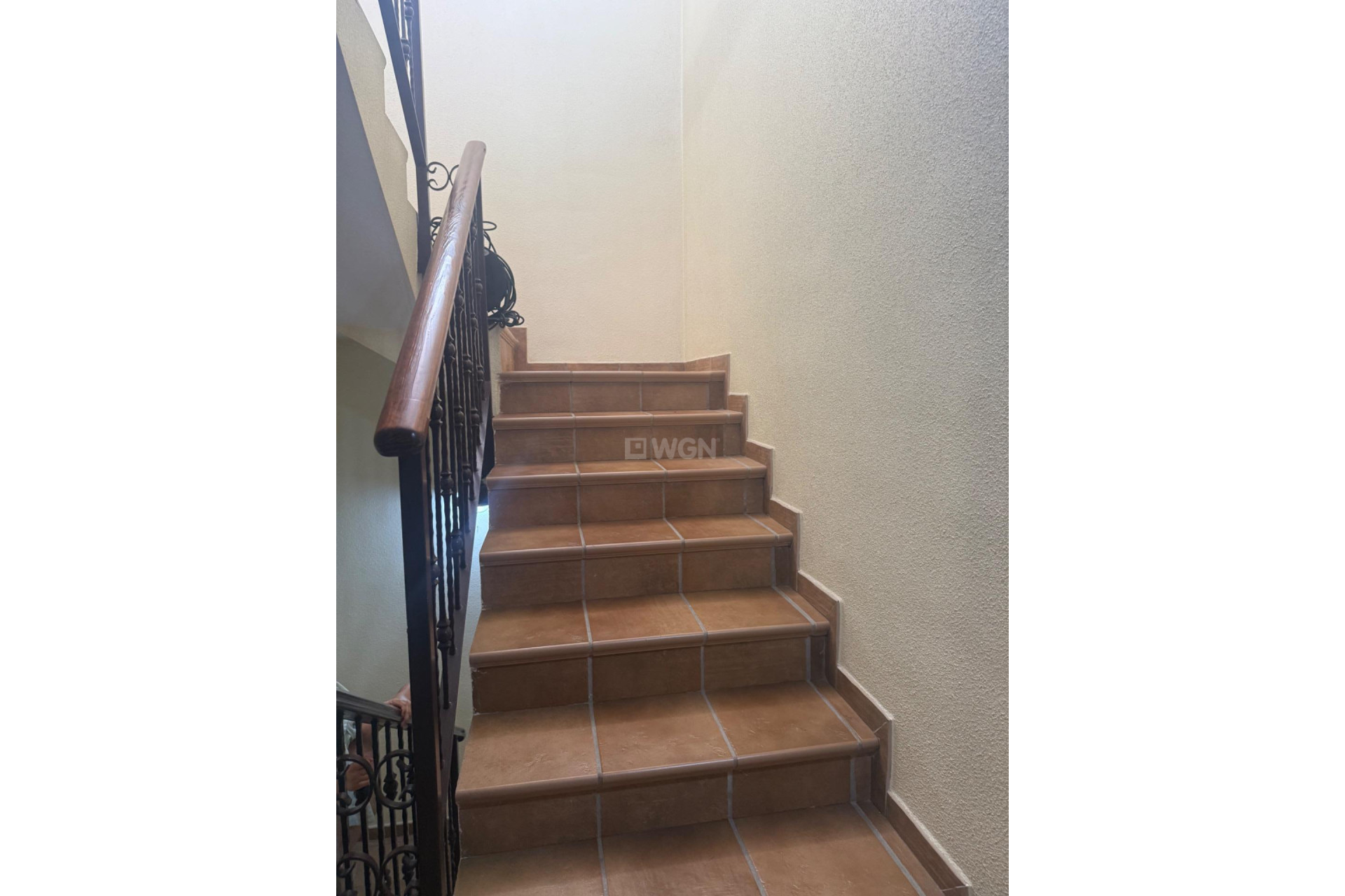 Odsprzedaż - Kamienica - Avileses