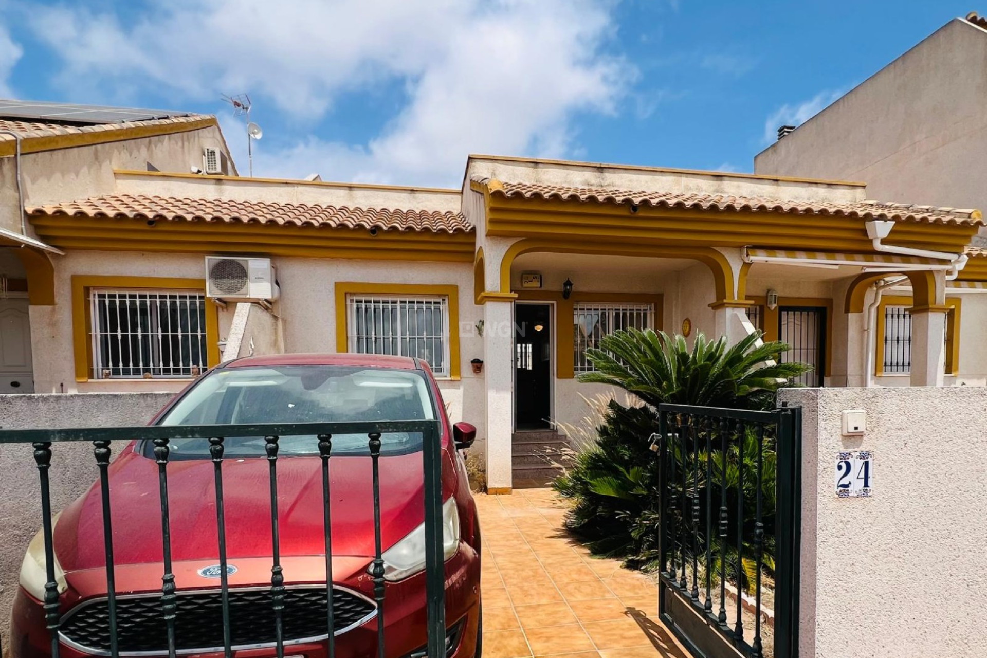 Odsprzedaż - Kamienica - Daya Nueva - Costa Blanca