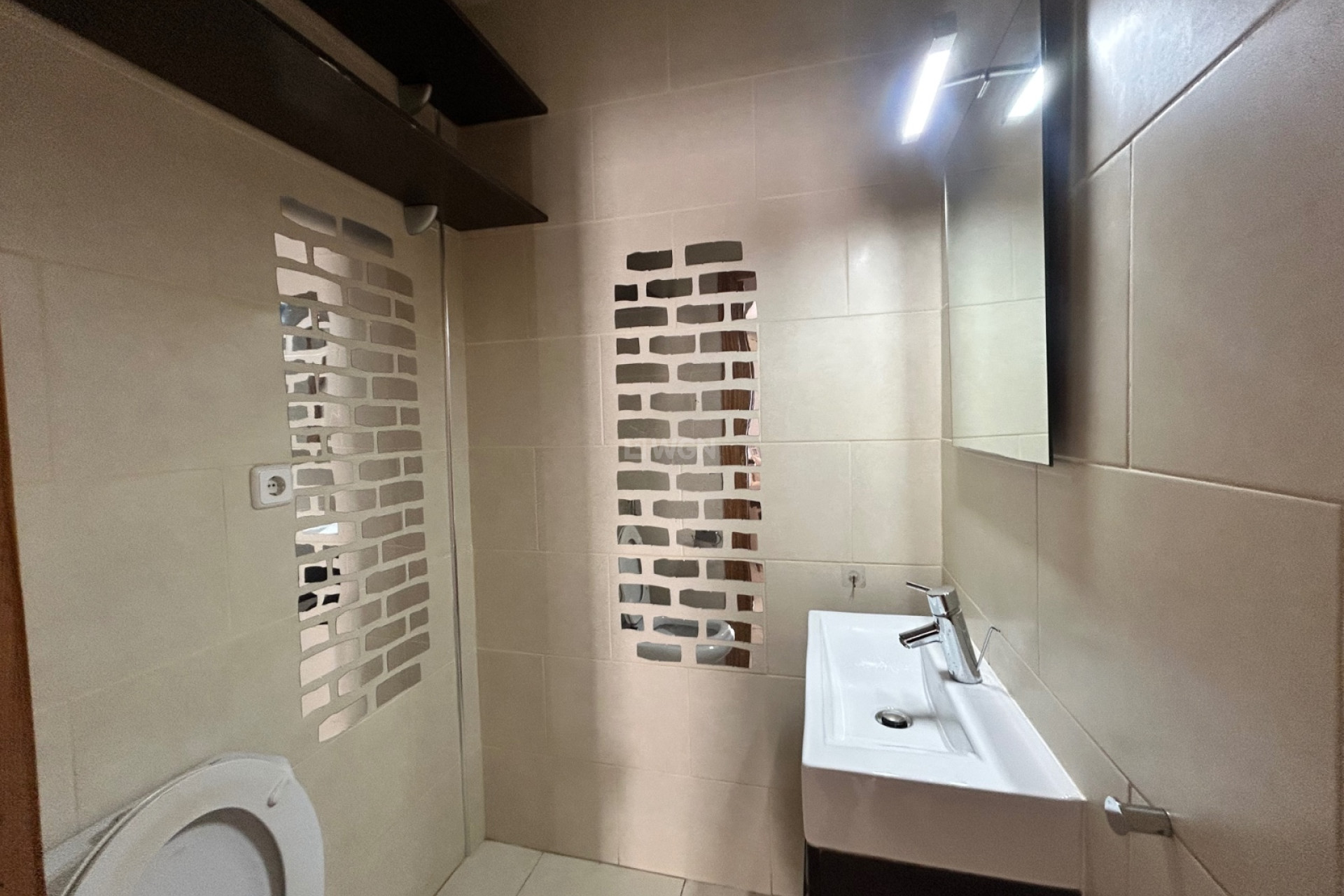 Odsprzedaż - Kamienica - El Chaparral - Inland