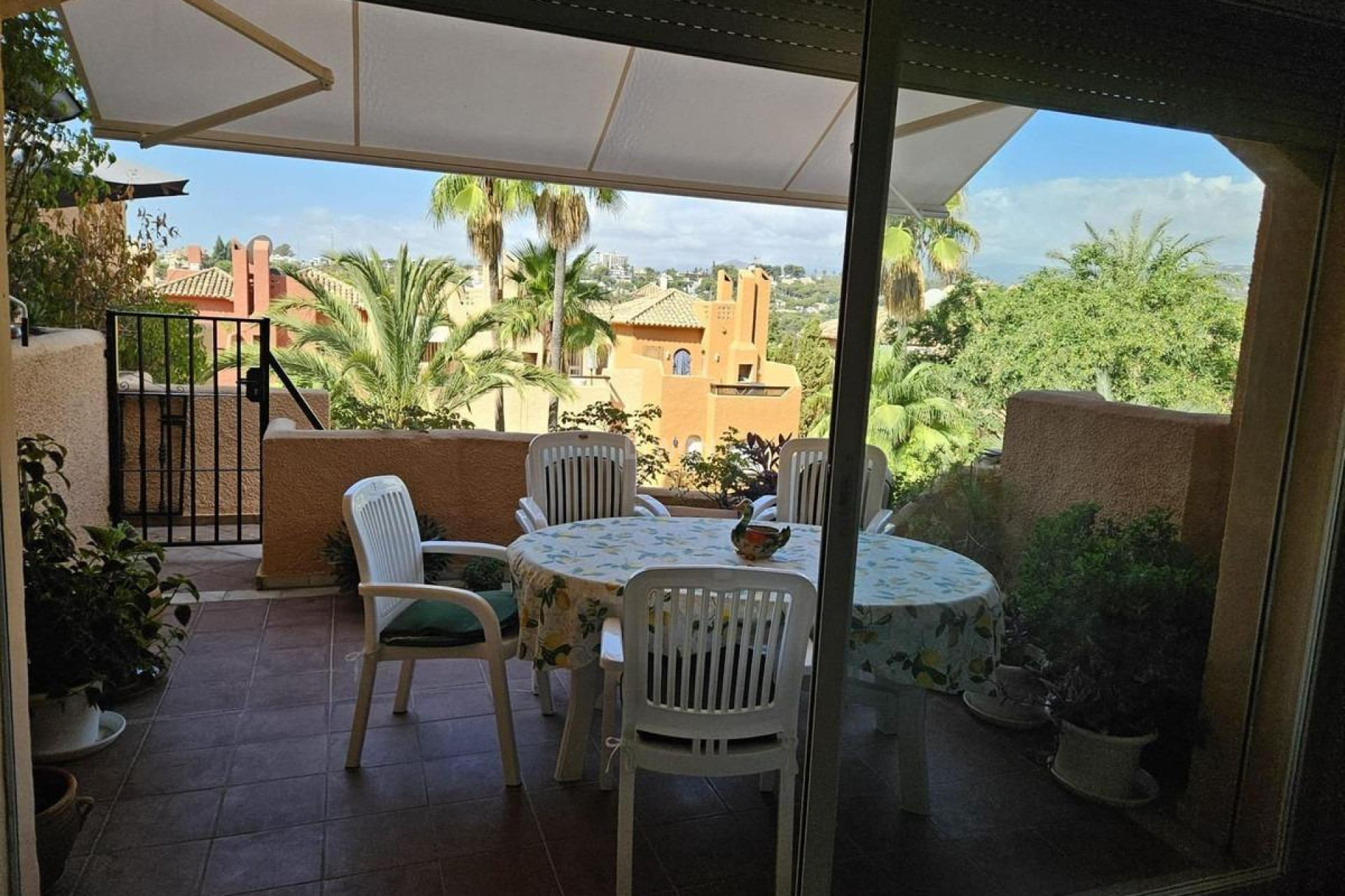 Odsprzedaż - Kamienica - Marbella - Nueva Andalucia