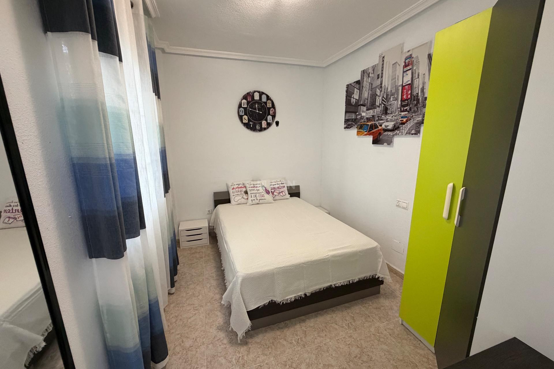 Odsprzedaż - Kamienica - Orihuela Costa - La Zenia