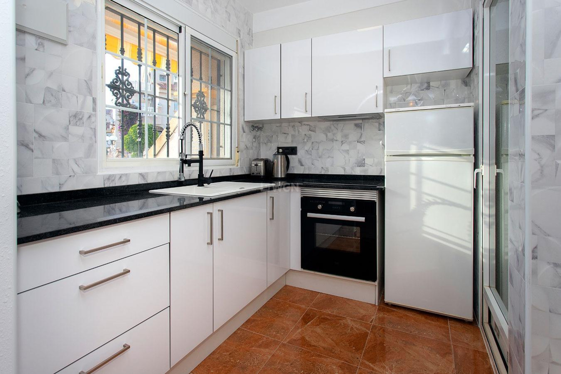 Odsprzedaż - Kamienica - Orihuela Costa - Las Filipinas