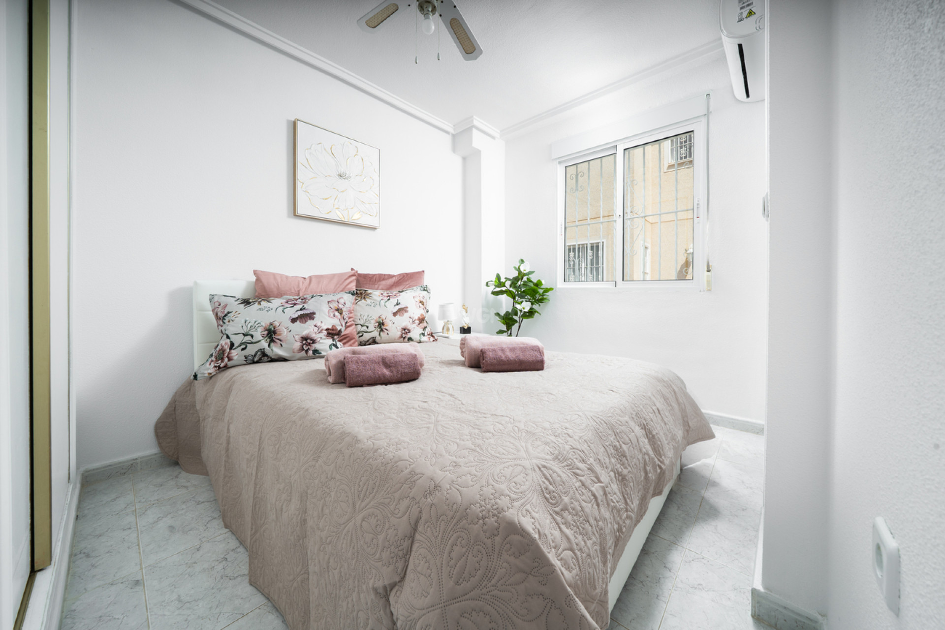 Odsprzedaż - Kamienica - Orihuela Costa - Los Almendros - La Florida