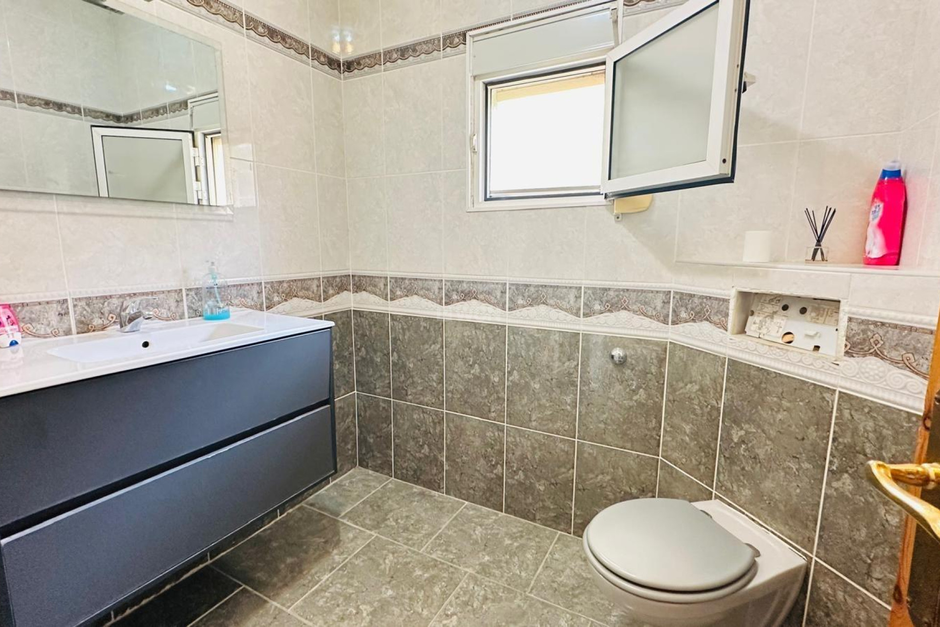 Odsprzedaż - Kamienica - Orihuela - Urbanización Perla Del Mar