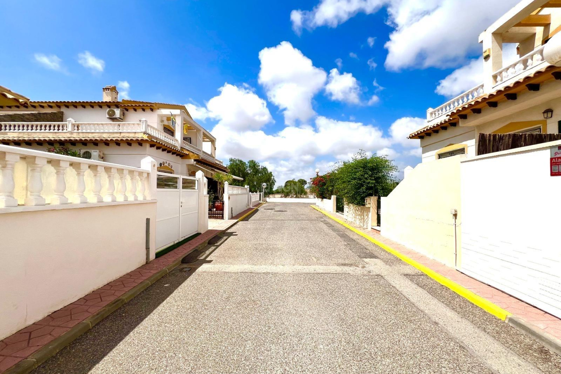 Odsprzedaż - Kamienica - Orihuela - Urbanización Perla Del Mar