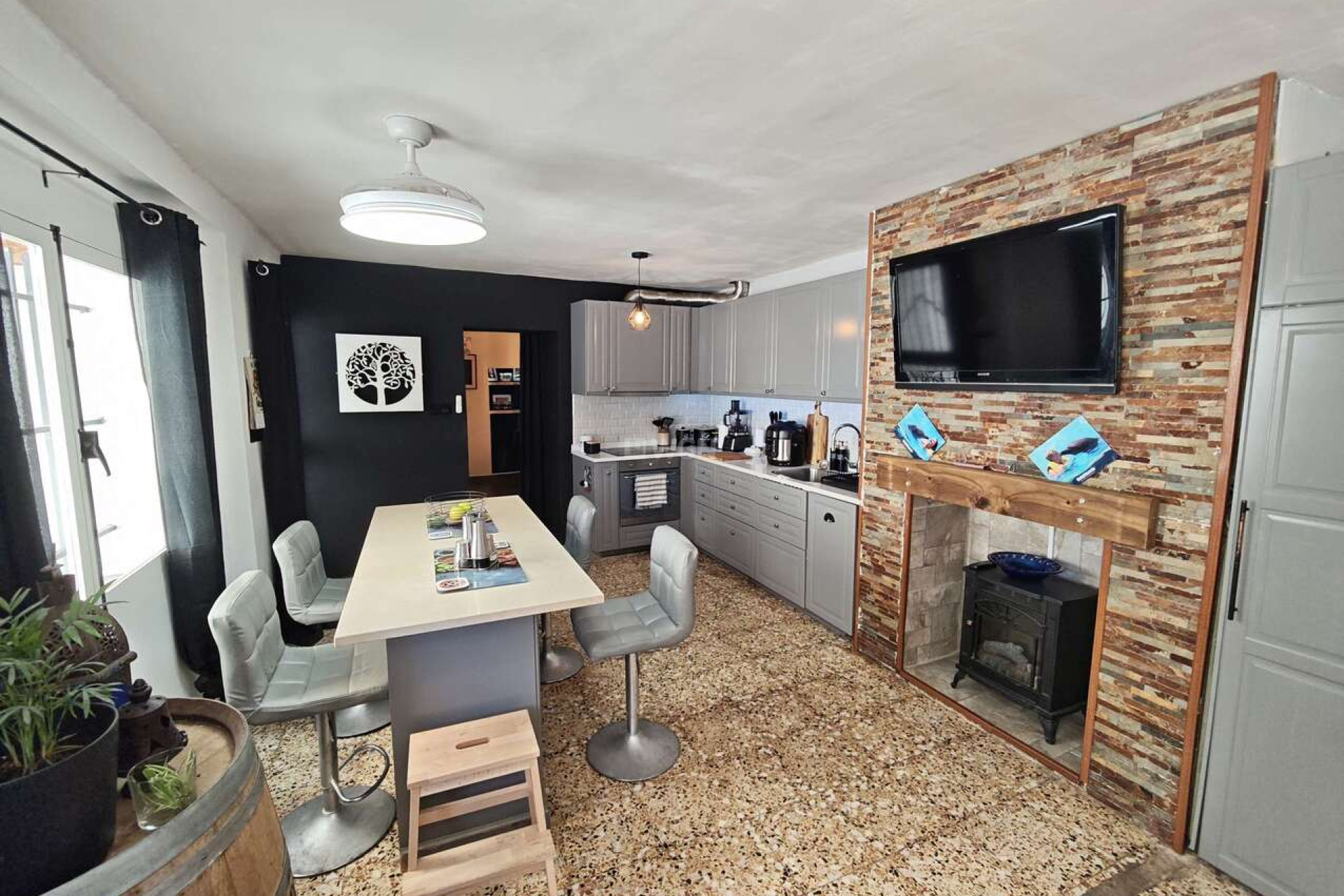 Odsprzedaż - Kamienica - Pinoso - Inland