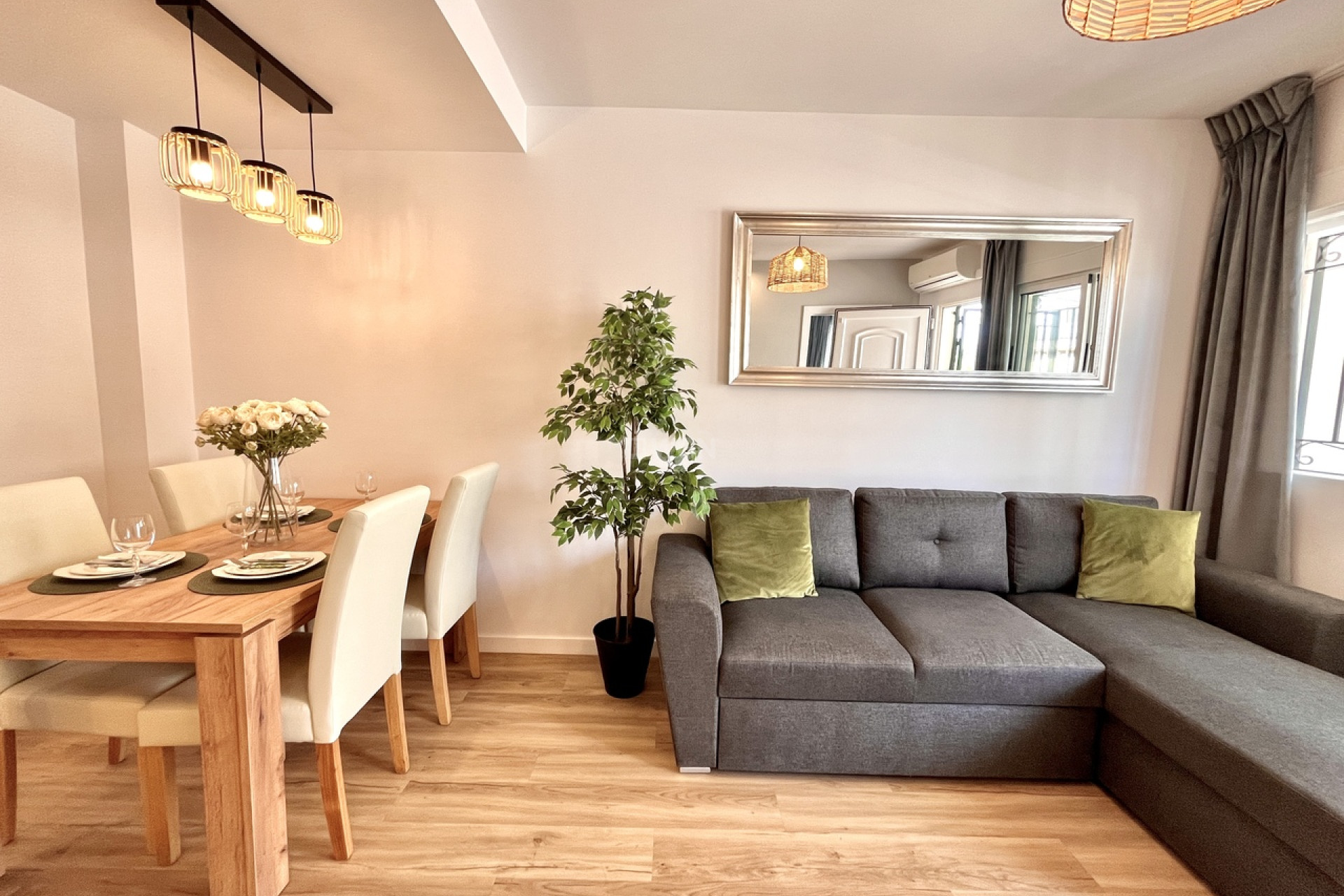 Odsprzedaż - Kamienica - Playa Flamenca - Costa Blanca