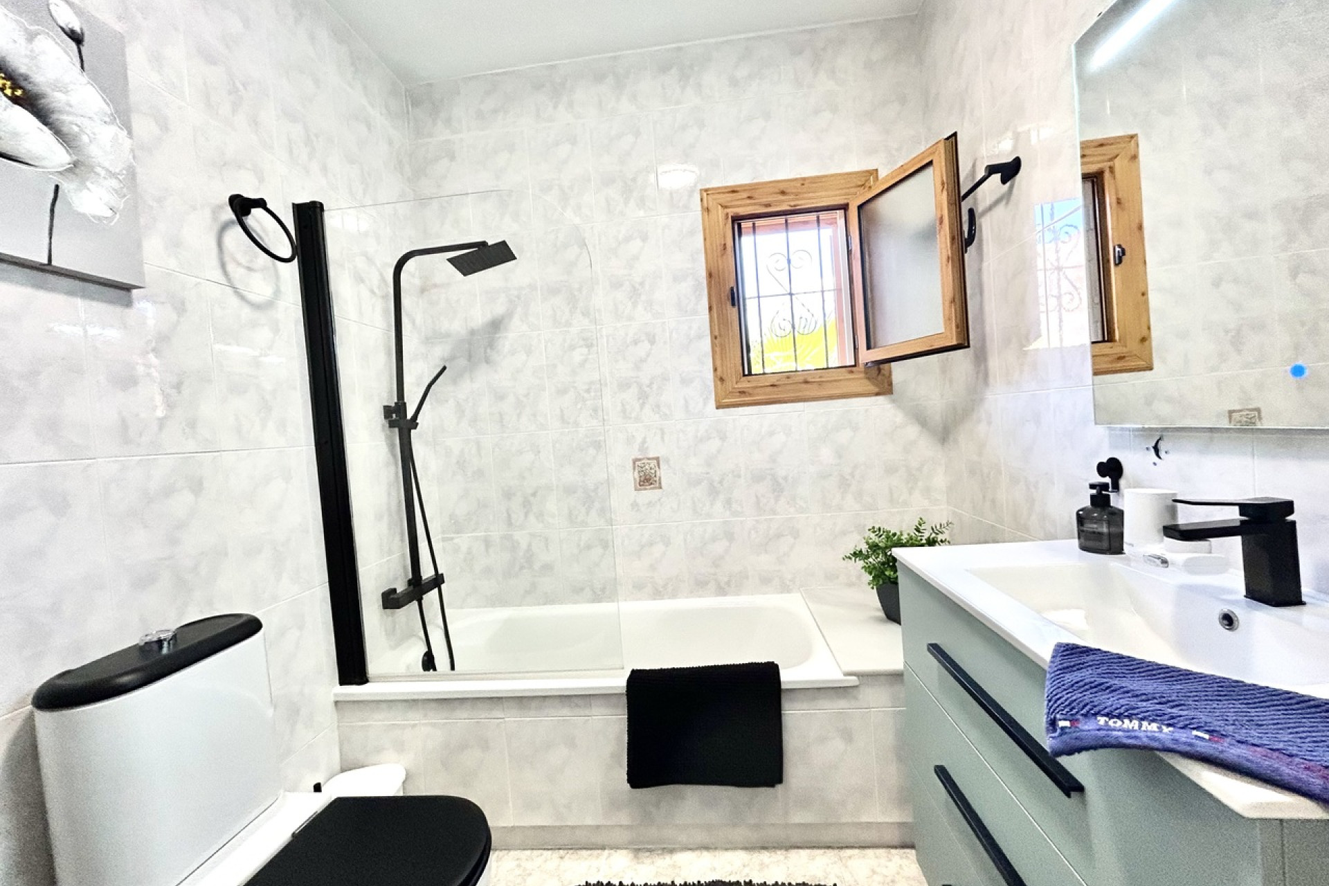 Odsprzedaż - Kamienica - Playa Flamenca - Costa Blanca