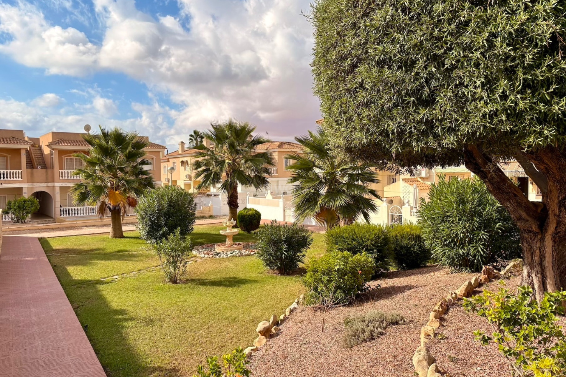 Odsprzedaż - Kamienica - Rojales - Inland