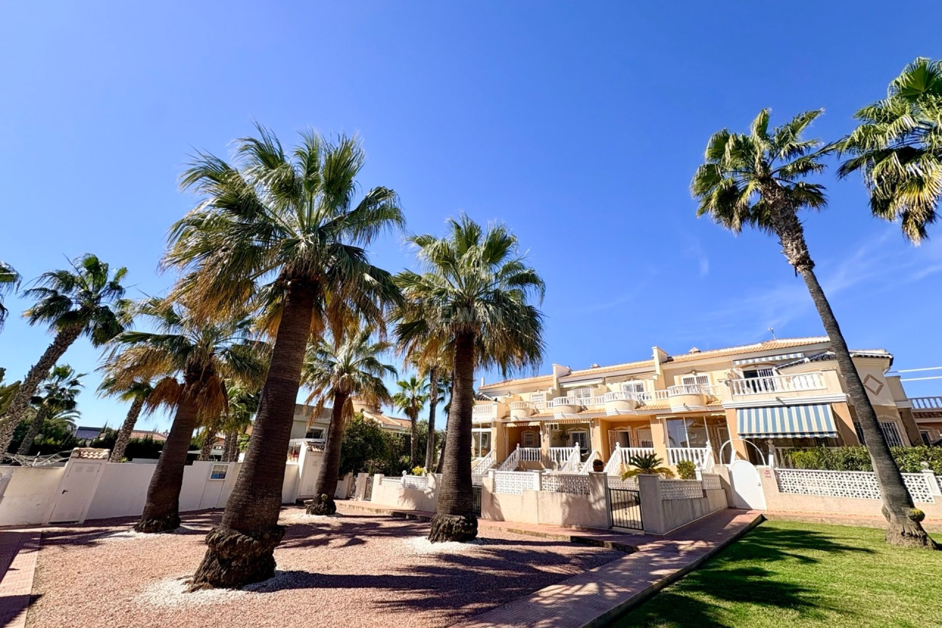 Odsprzedaż - Kamienica - Rojales - Inland