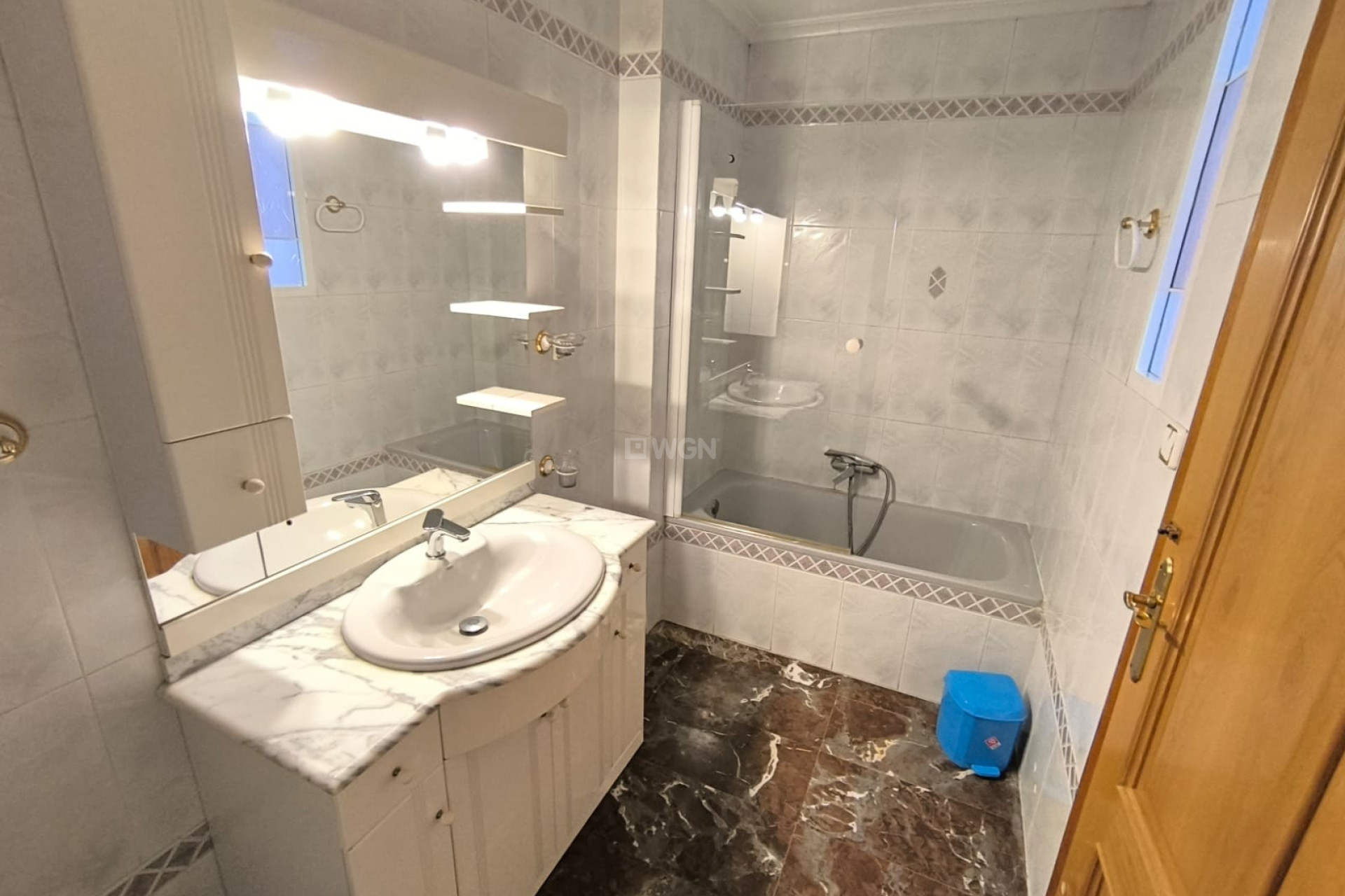 Odsprzedaż - Kamienica - Sax - Inland