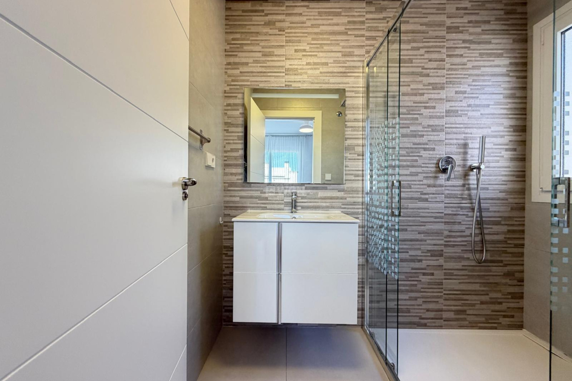 Odsprzedaż - Kamienica - Torrevieja - aguas nuevas