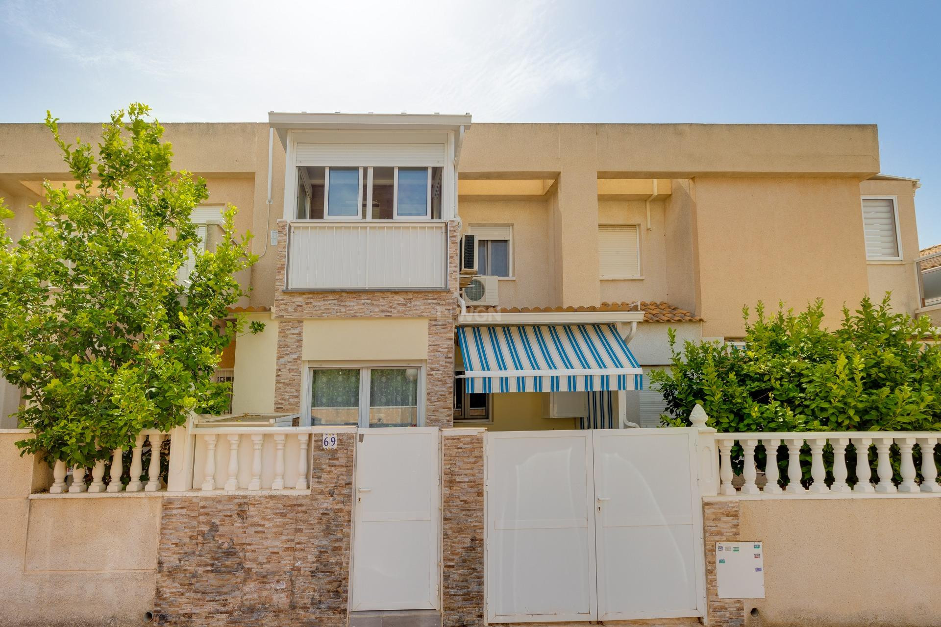 Odsprzedaż - Kamienica - Torrevieja - aguas nuevas