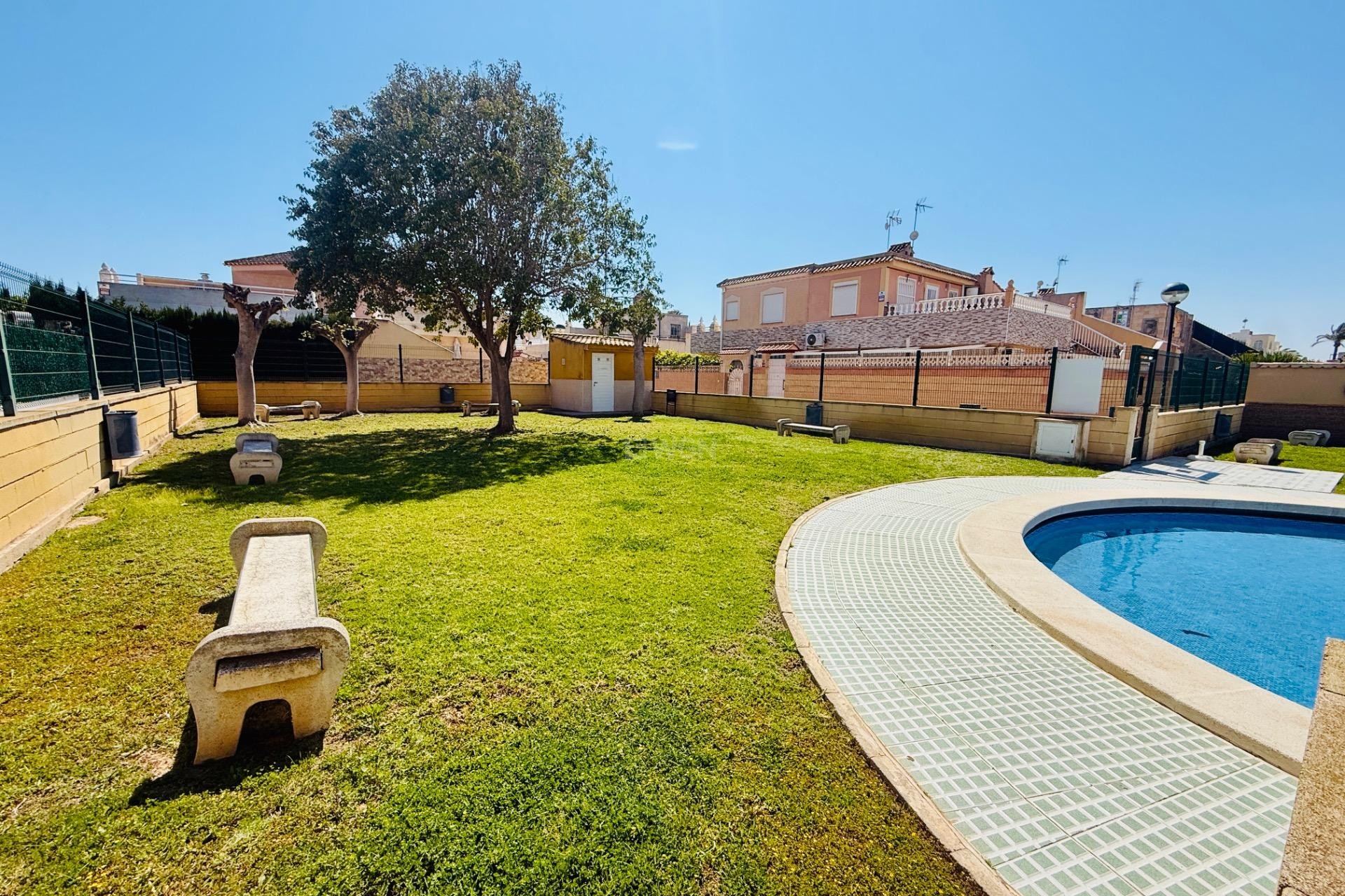 Odsprzedaż - Kamienica - Torrevieja - Carrefour