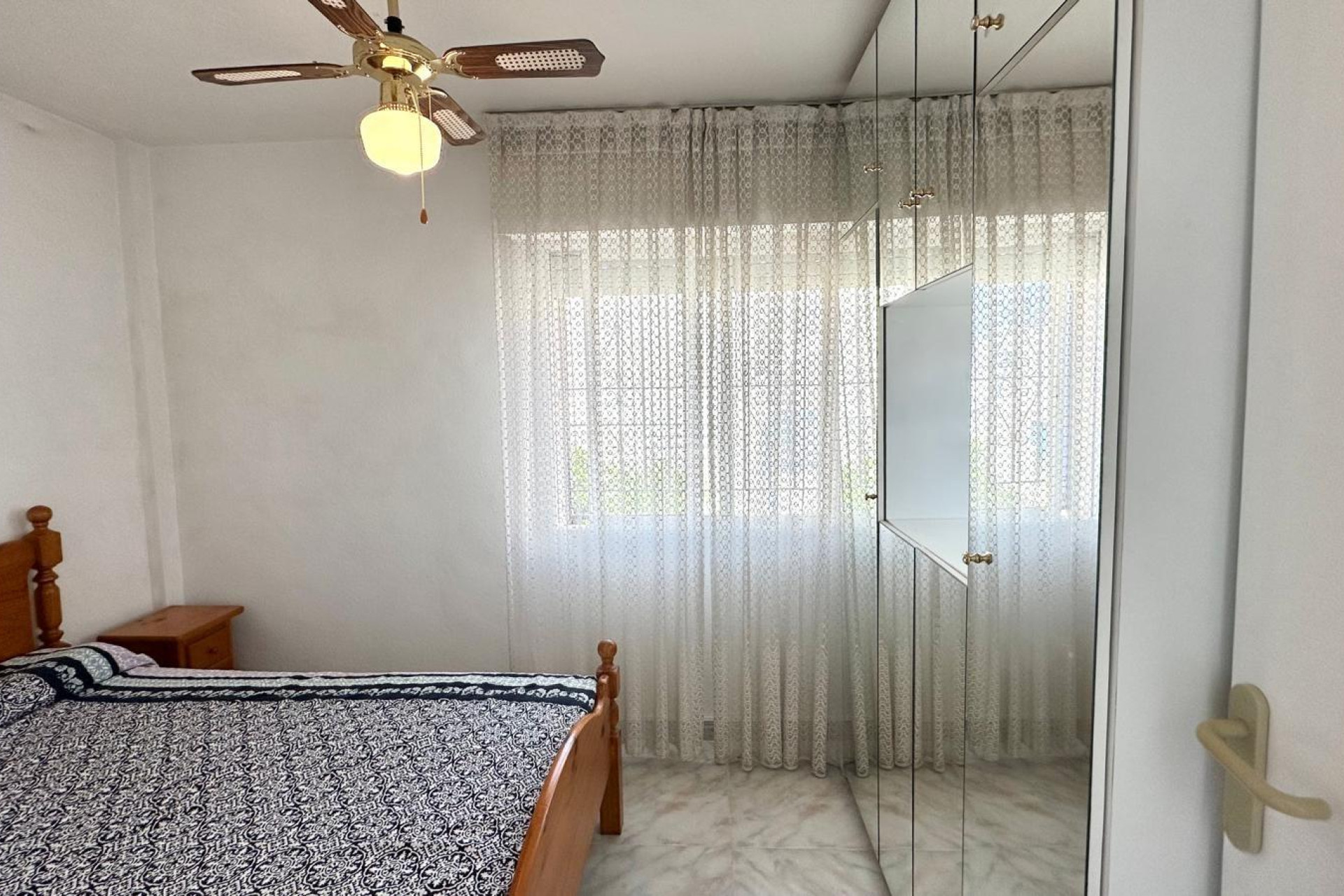 Odsprzedaż - Kamienica - Torrevieja - Carrefour