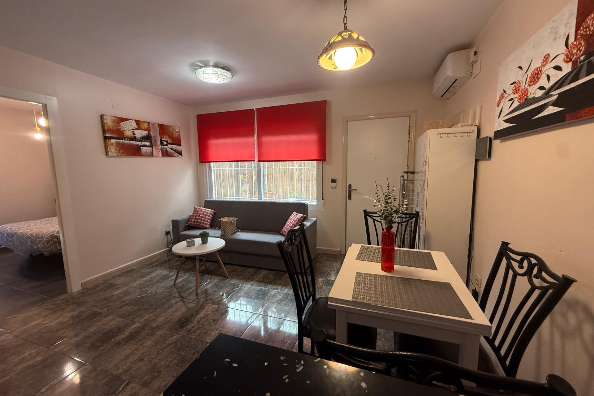 Odsprzedaż - Kamienica - Torrevieja - Carrefour