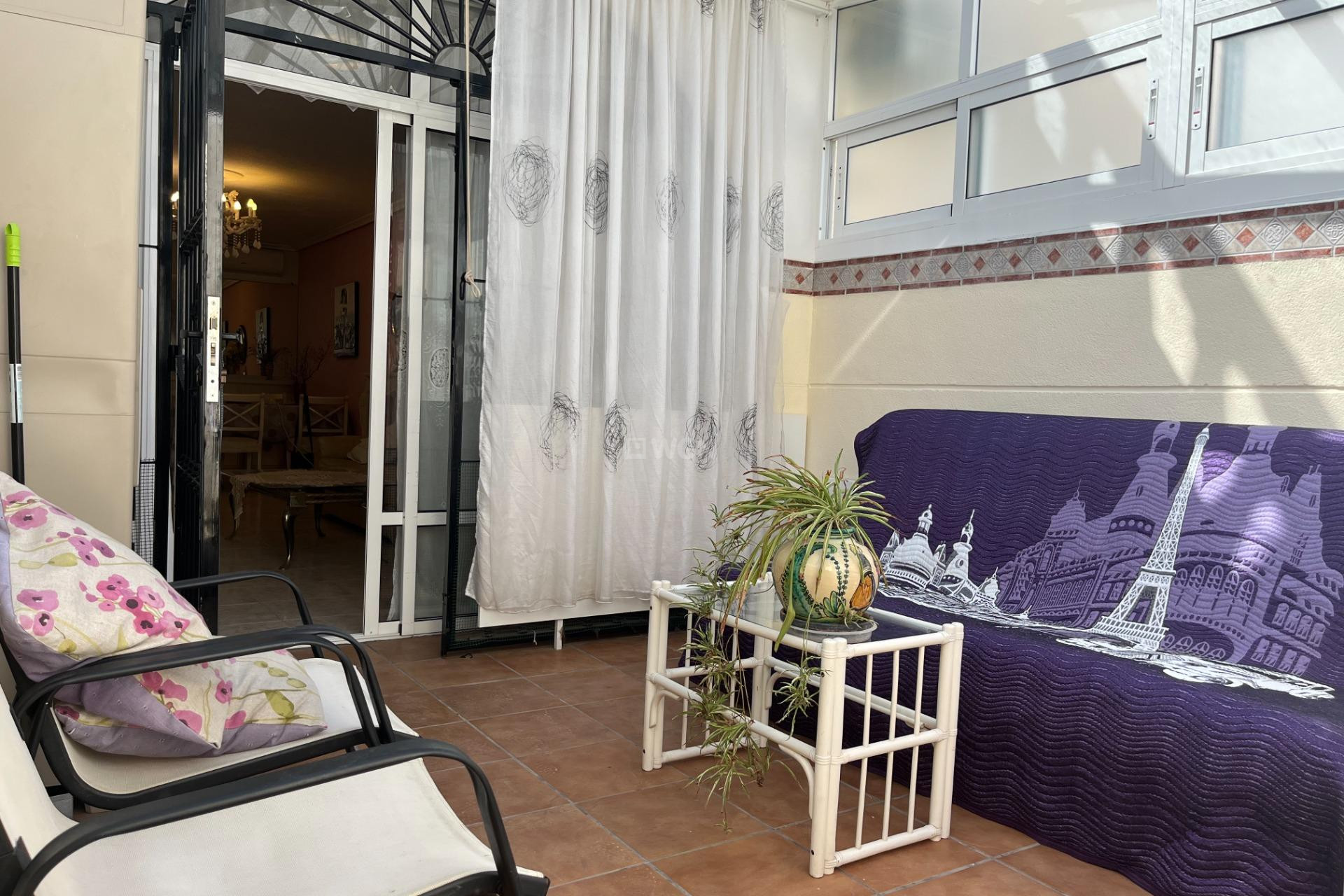 Odsprzedaż - Kamienica - Torrevieja - Centro