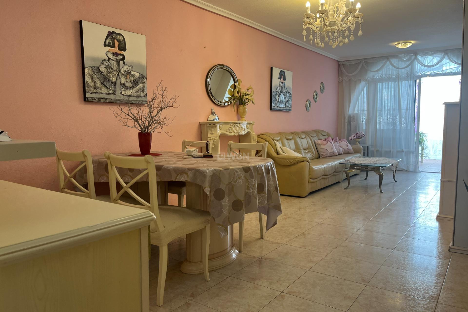 Odsprzedaż - Kamienica - Torrevieja - Centro