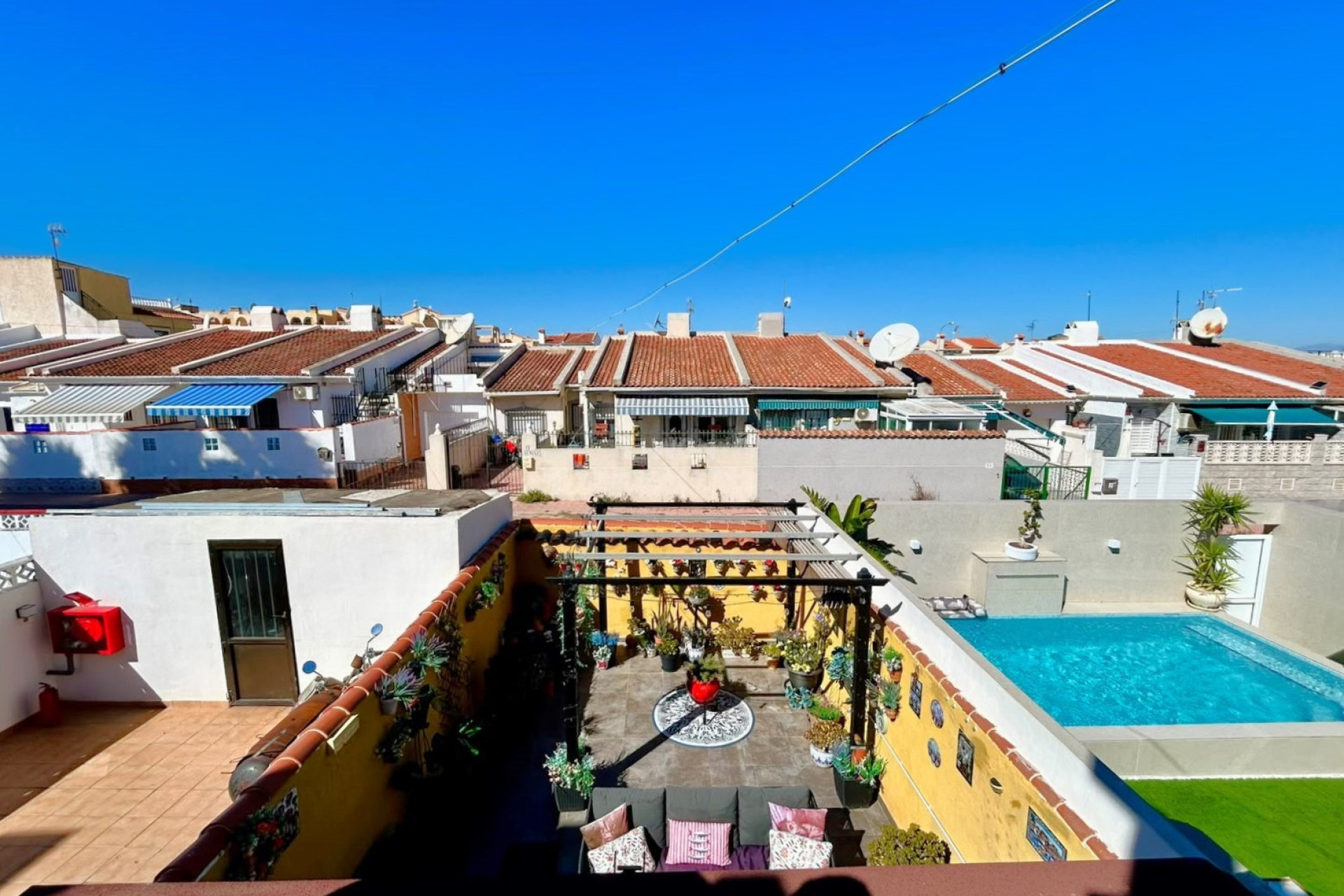 Odsprzedaż - Kamienica - Torrevieja - Costa Blanca