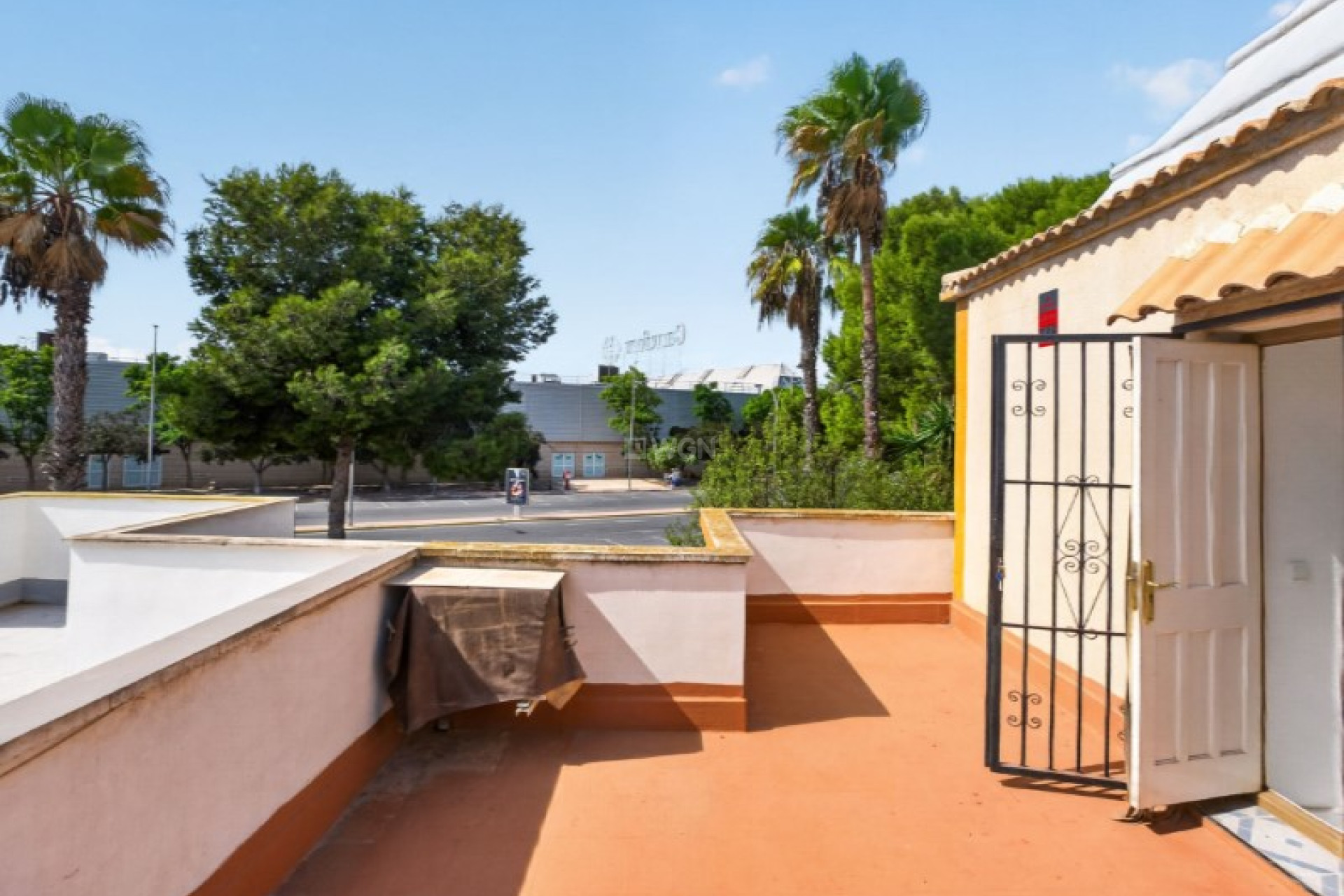 Odsprzedaż - Kamienica - Torrevieja - Costa Blanca