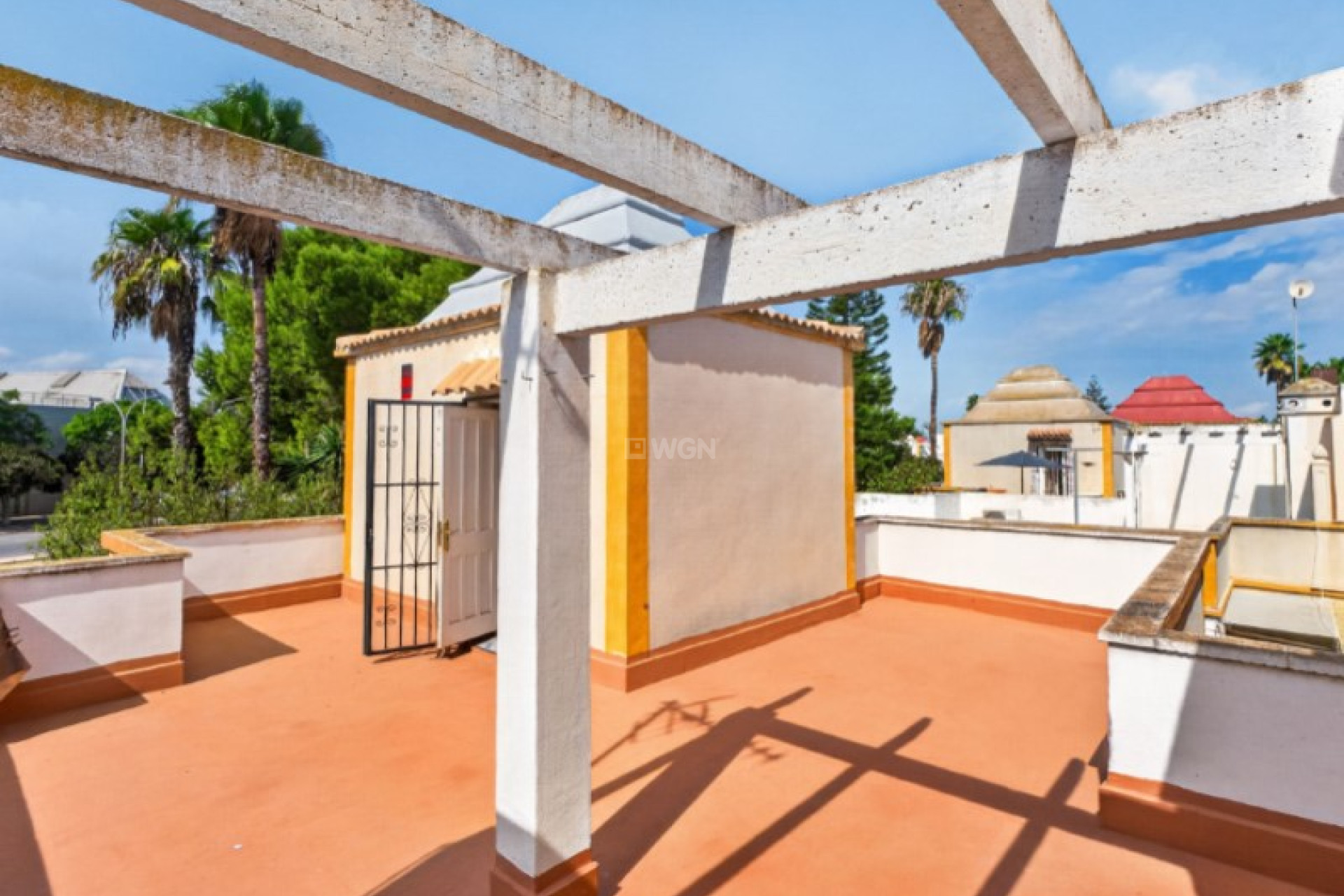 Odsprzedaż - Kamienica - Torrevieja - Costa Blanca