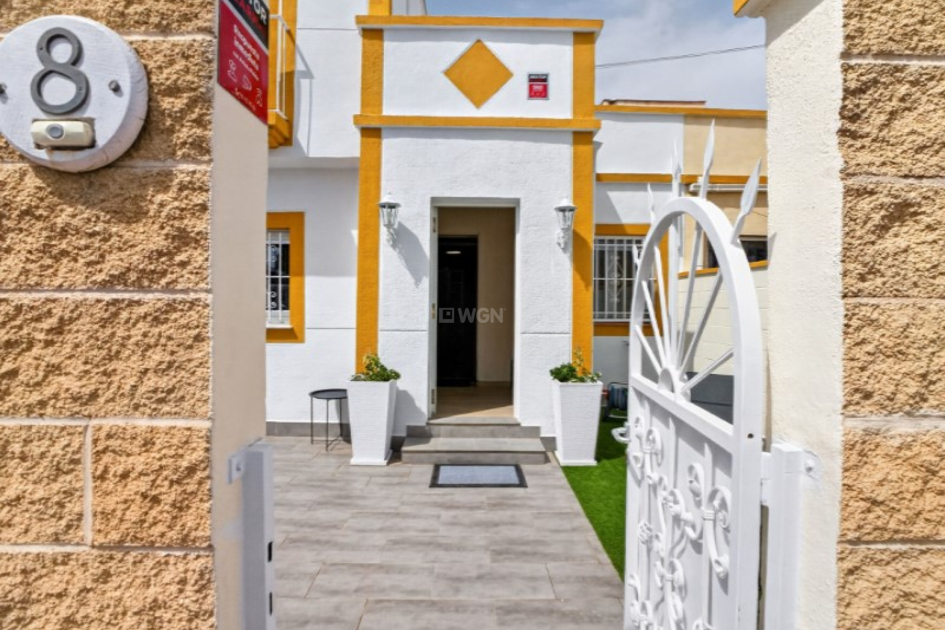 Odsprzedaż - Kamienica - Torrevieja - Costa Blanca
