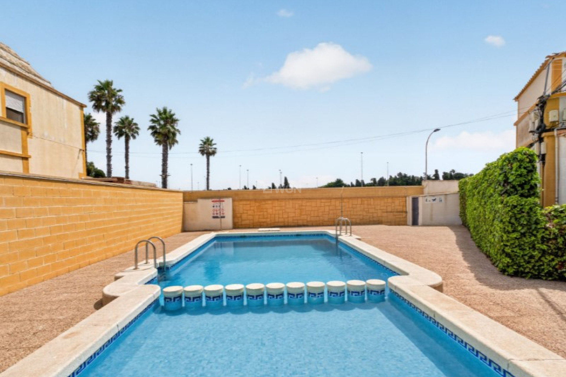 Odsprzedaż - Kamienica - Torrevieja - Costa Blanca