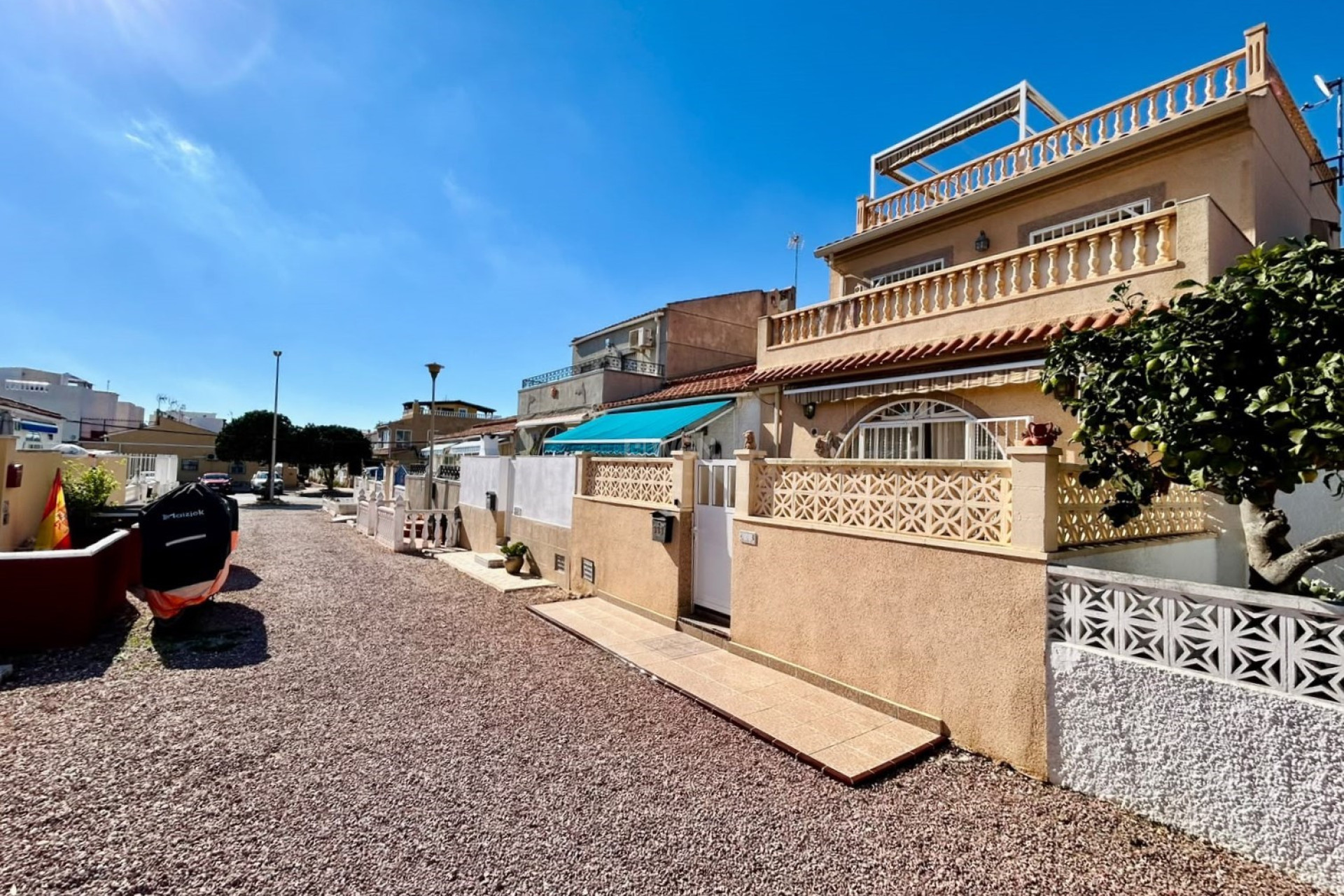Odsprzedaż - Kamienica - Torrevieja - Costa Blanca