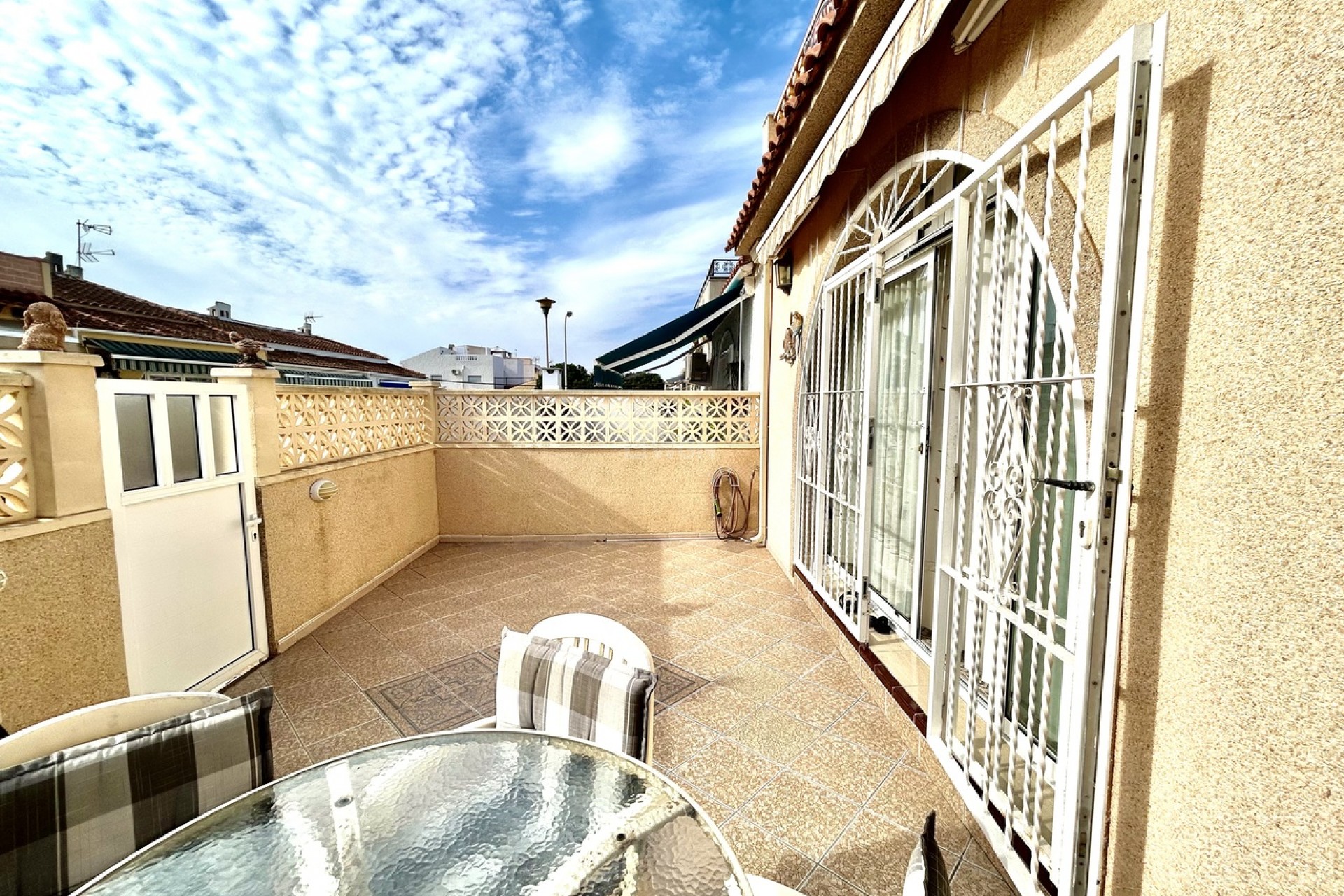 Odsprzedaż - Kamienica - Torrevieja - Costa Blanca
