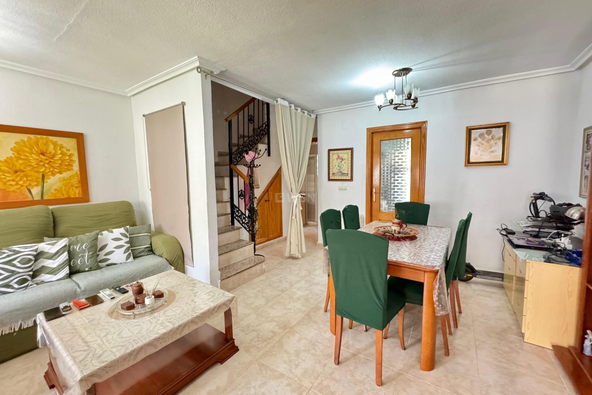 Odsprzedaż - Kamienica - Torrevieja - Costa Blanca