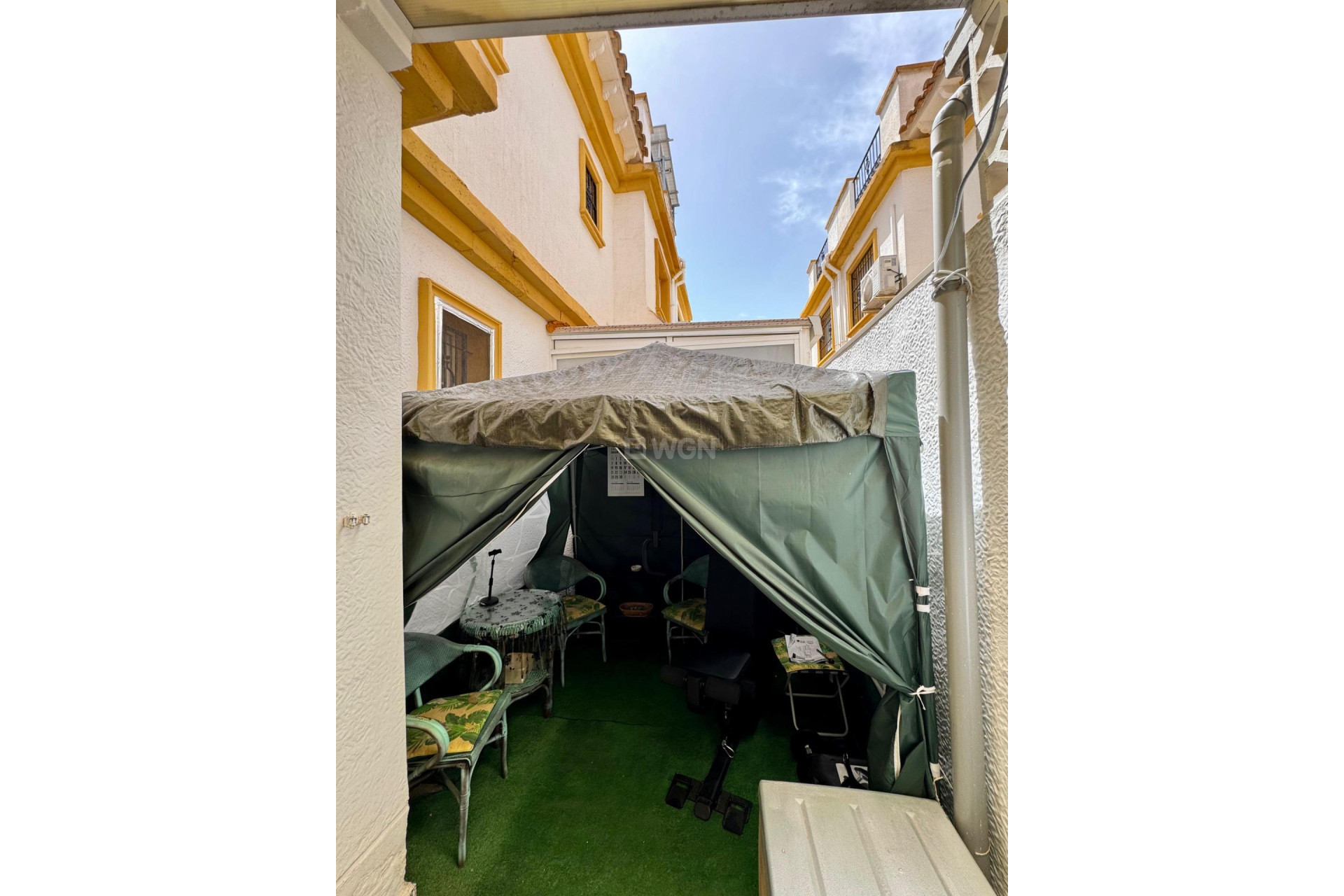 Odsprzedaż - Kamienica - Torrevieja - Costa Blanca