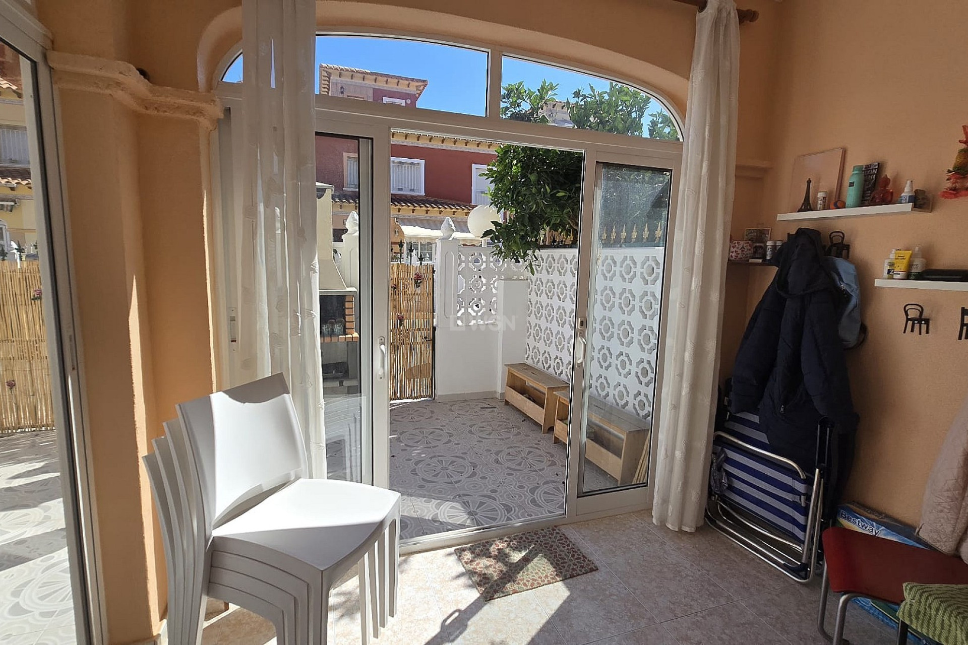 Odsprzedaż - Kamienica - Torrevieja - Costa Blanca