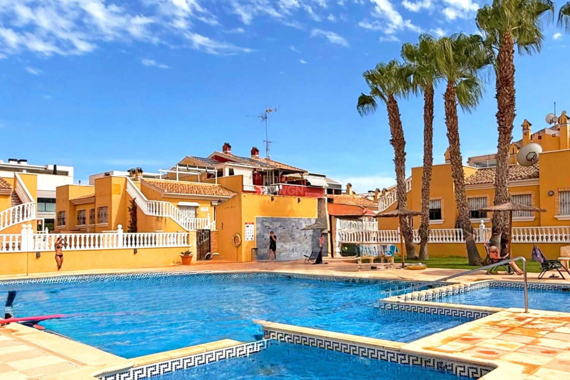 Odsprzedaż - Kamienica - Torrevieja - Costa Blanca