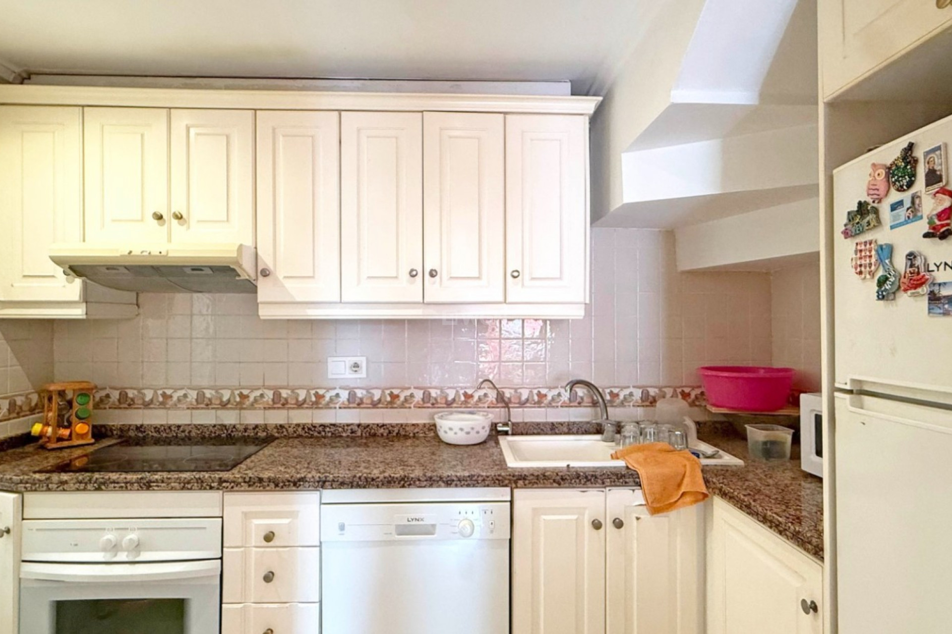 Odsprzedaż - Kamienica - Torrevieja - Costa Blanca