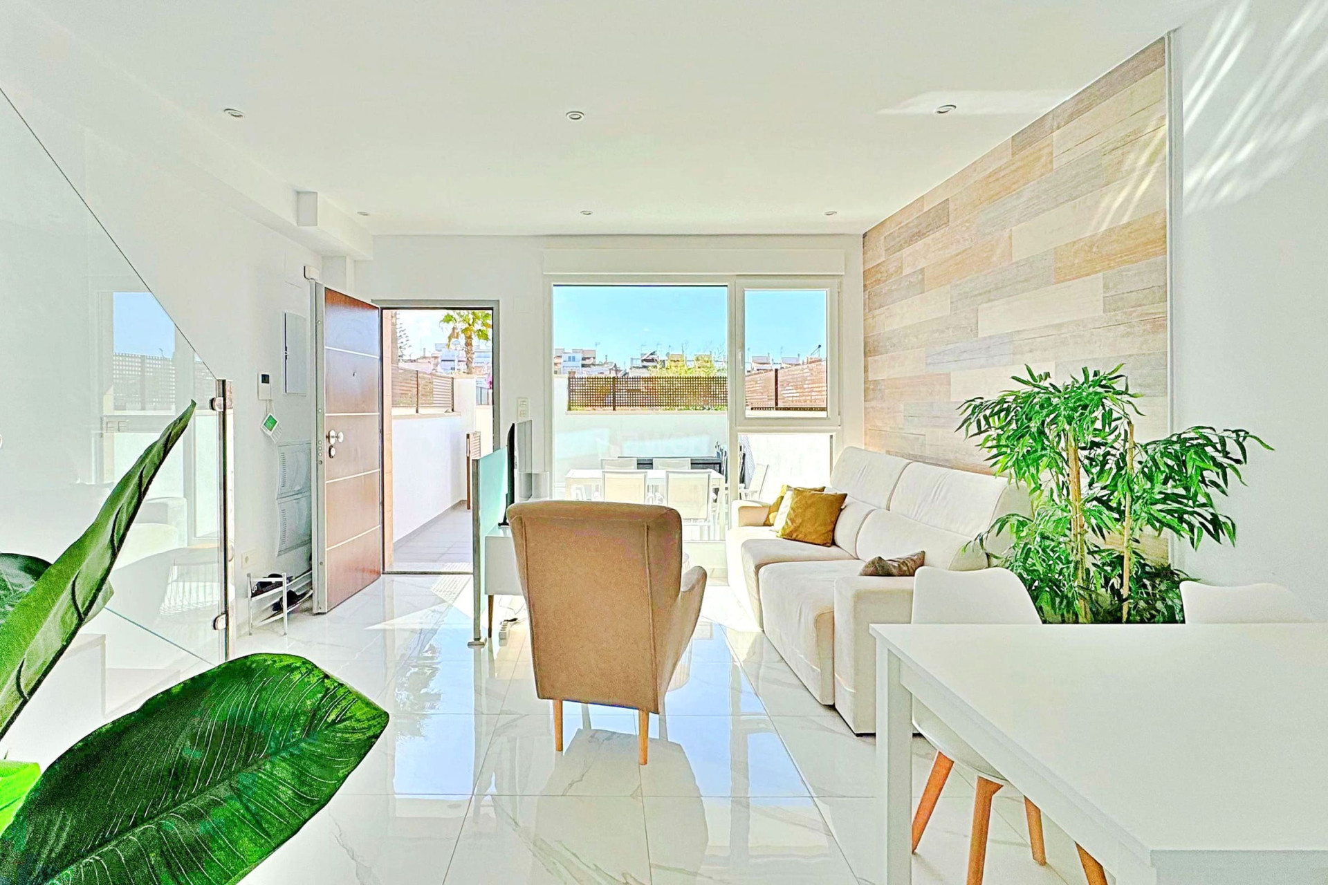 Odsprzedaż - Kamienica - Torrevieja - Costa Blanca