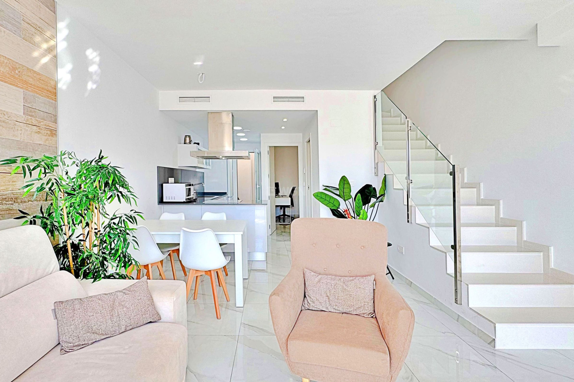 Odsprzedaż - Kamienica - Torrevieja - Costa Blanca