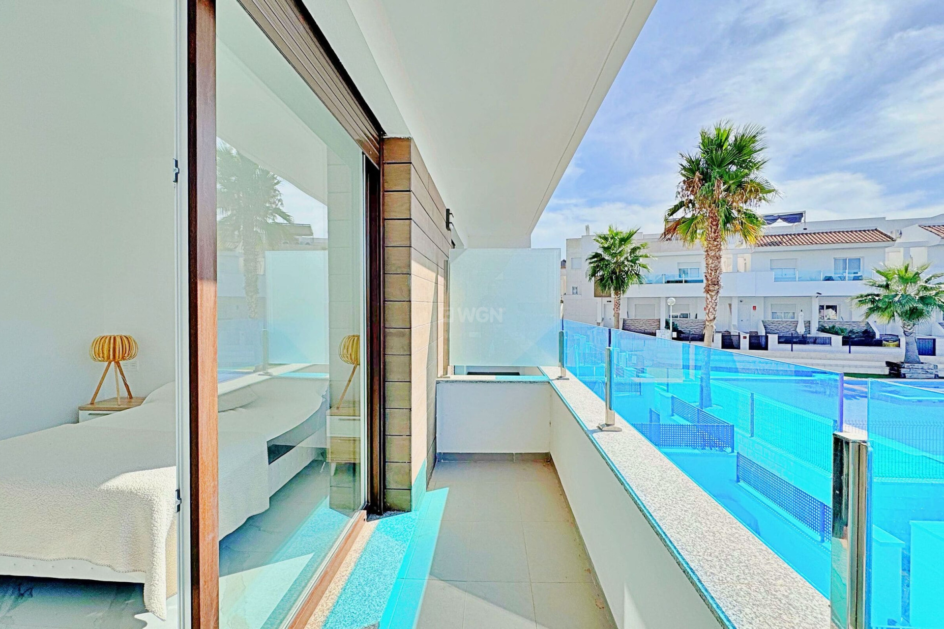 Odsprzedaż - Kamienica - Torrevieja - Costa Blanca