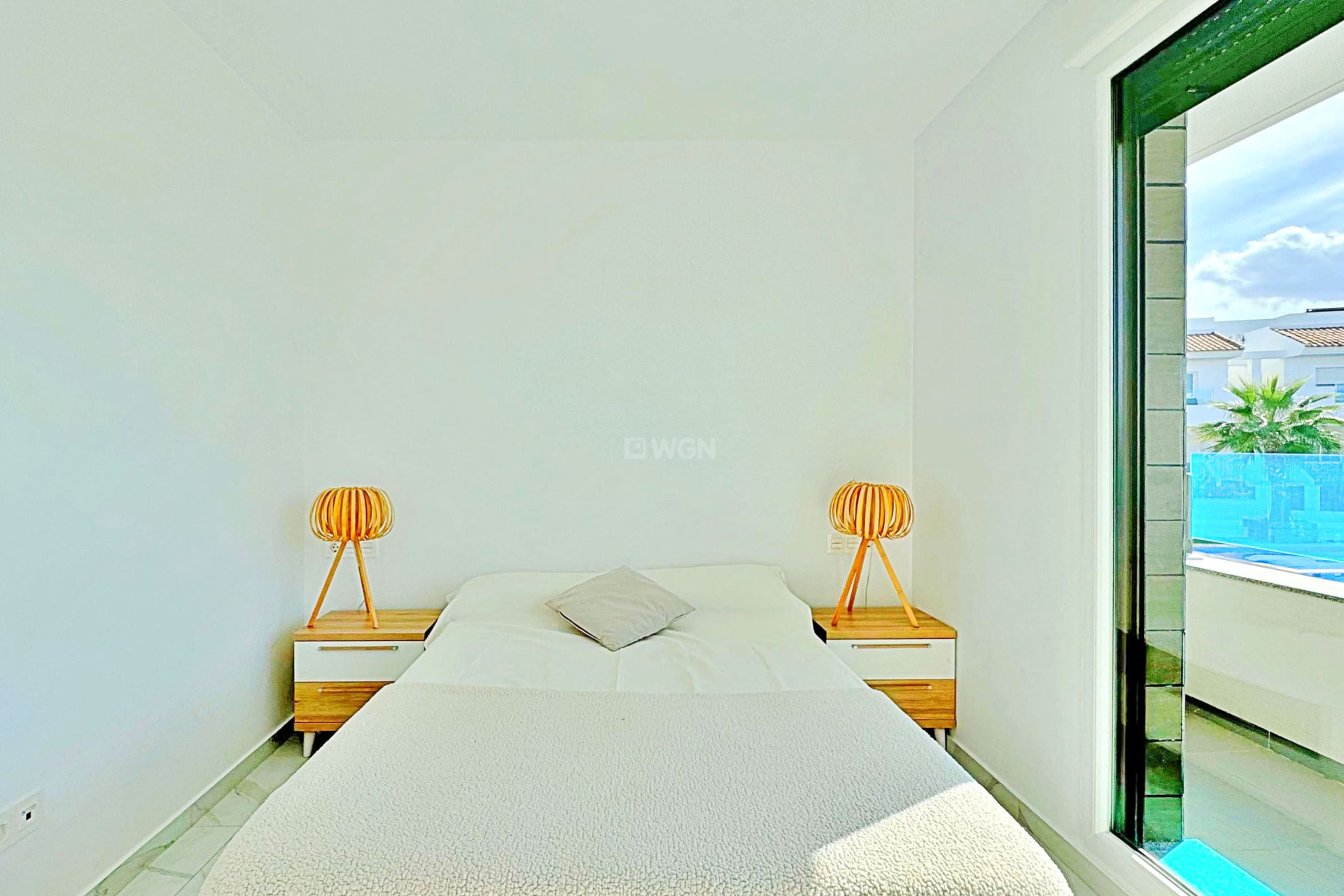 Odsprzedaż - Kamienica - Torrevieja - Costa Blanca