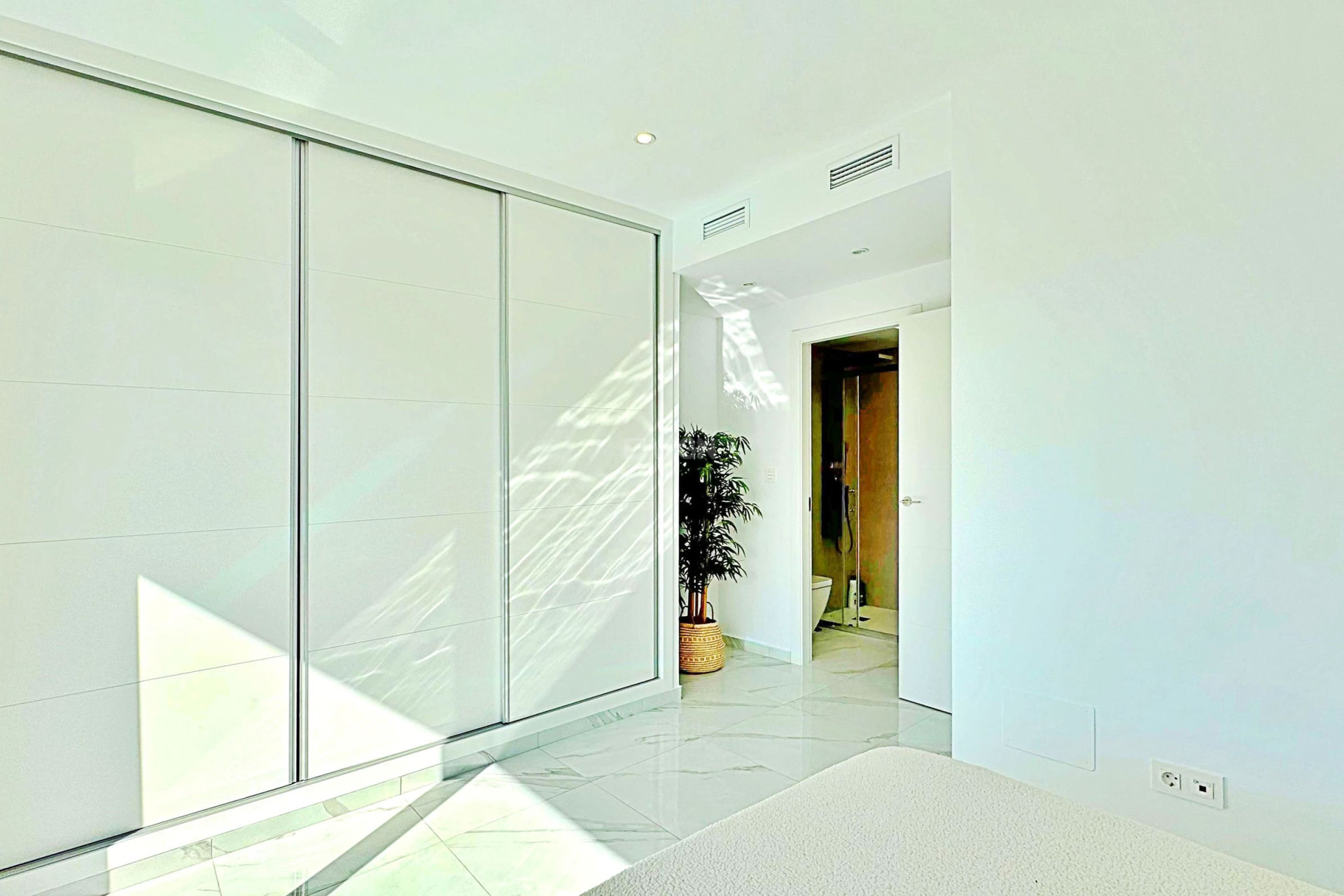 Odsprzedaż - Kamienica - Torrevieja - Costa Blanca